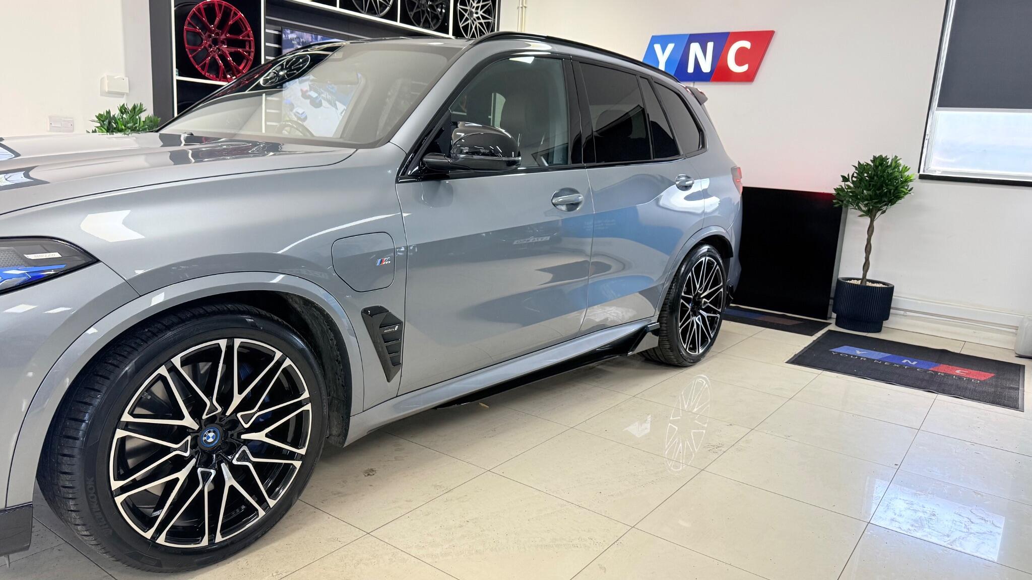 BMW X5 view 10