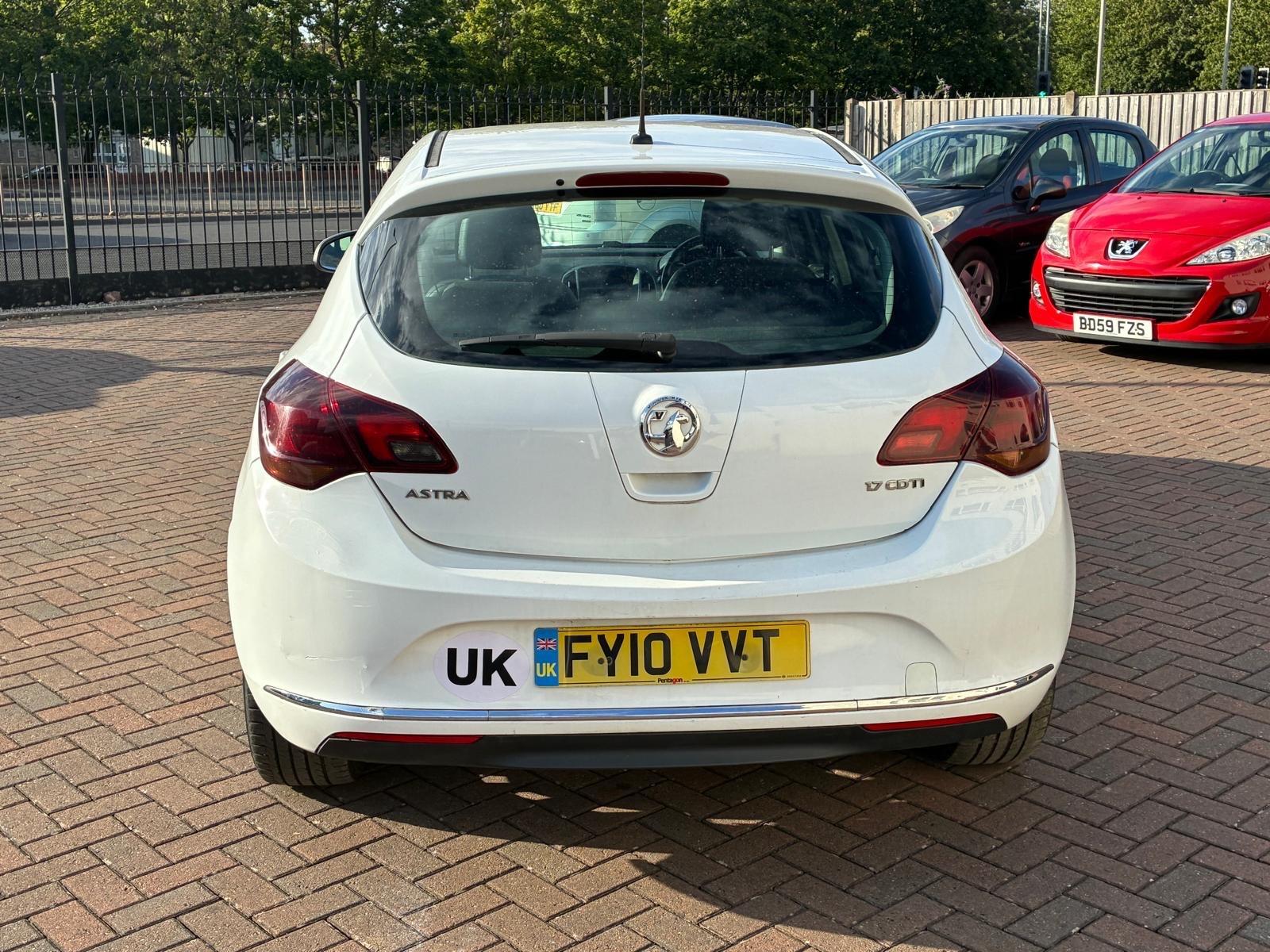 Vauxhall Astra view 7