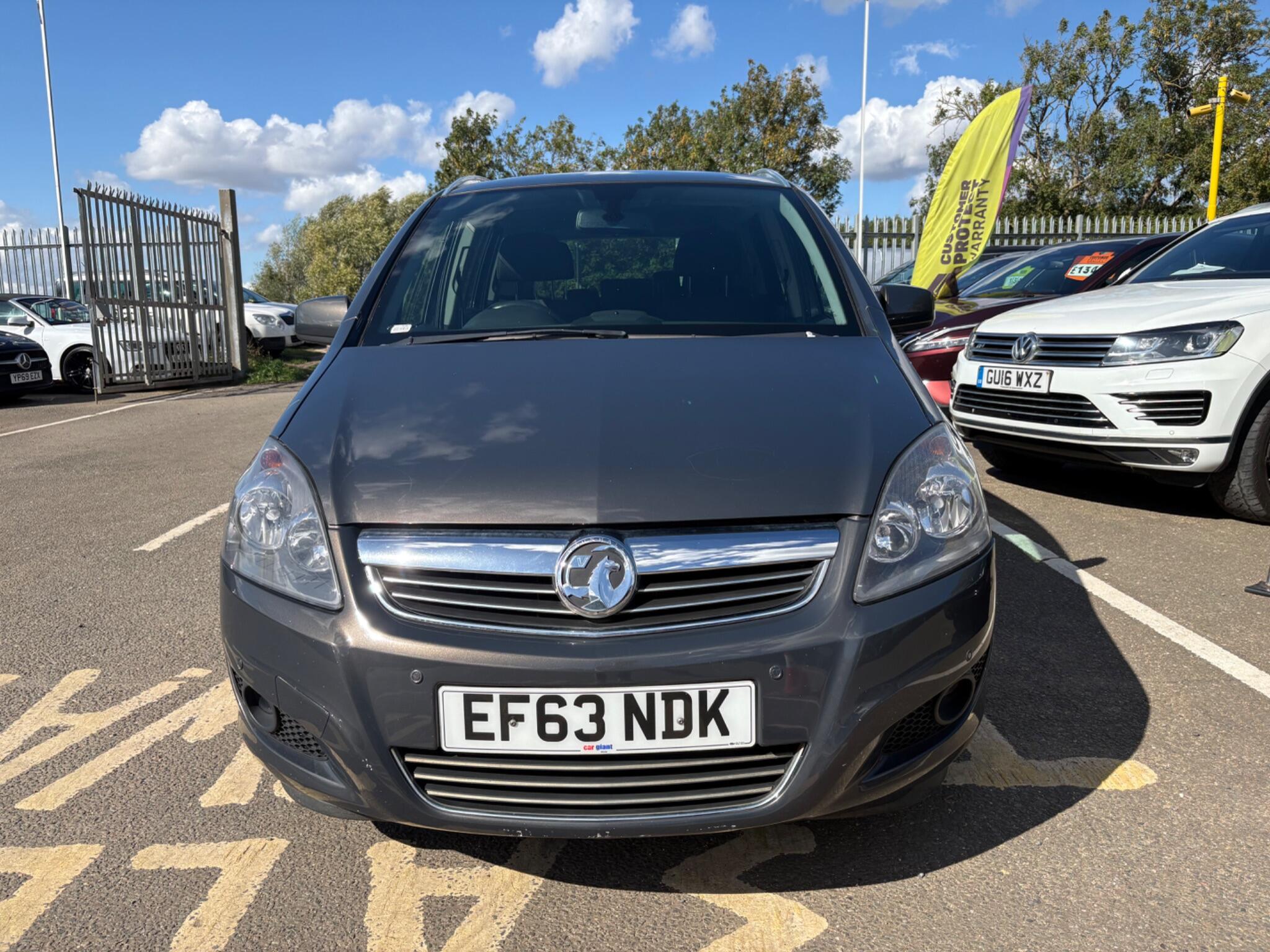 Vauxhall Zafira view 2
