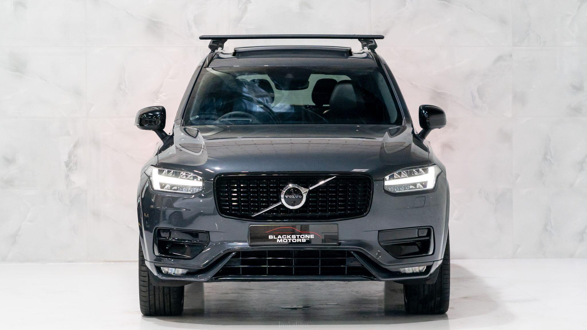 Volvo XC90 view 2