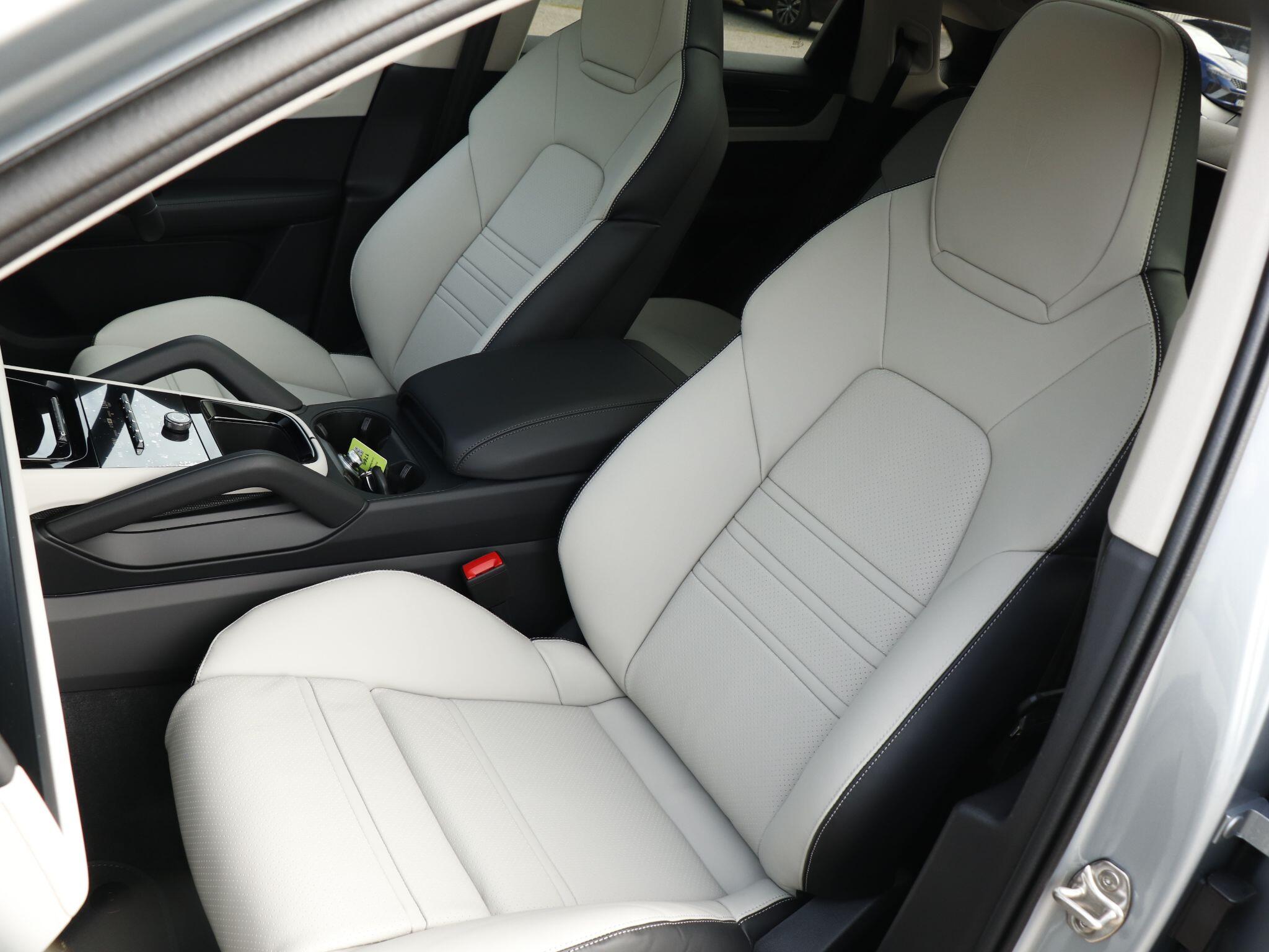 Porsche Cayenne view 25