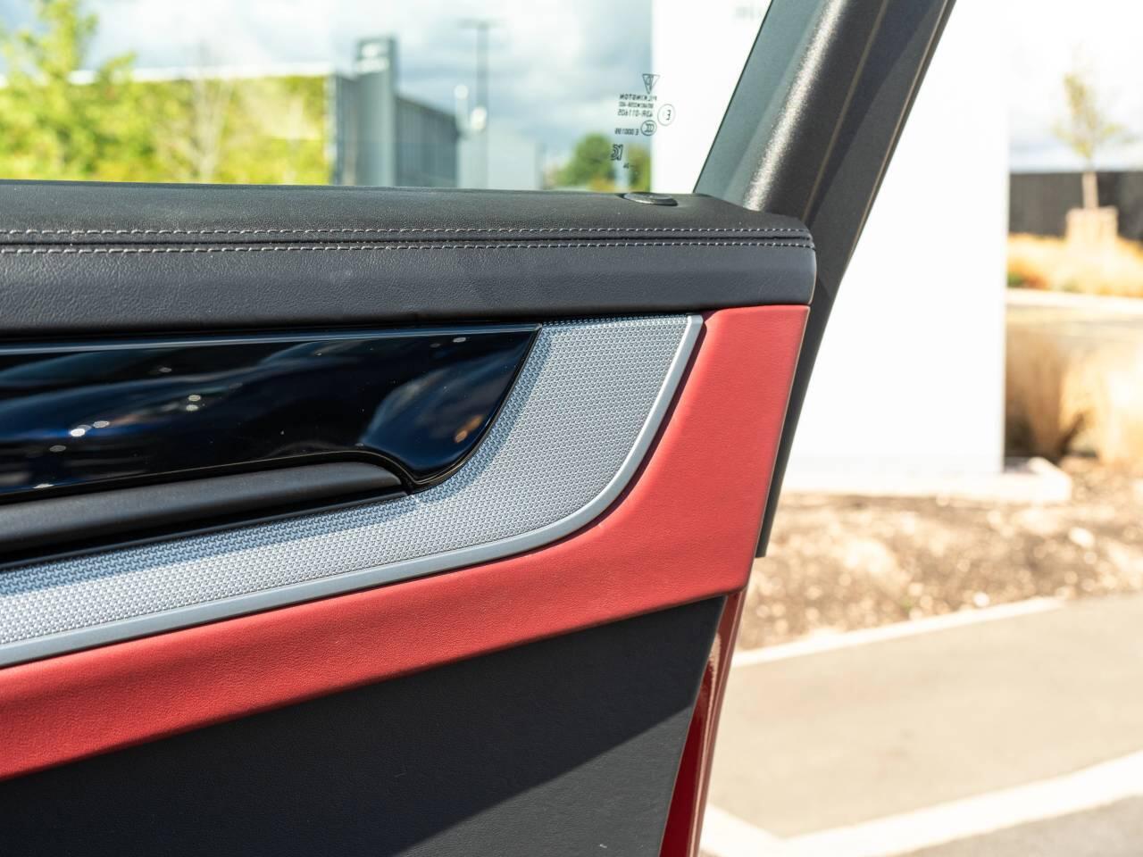 Porsche Cayenne view 26