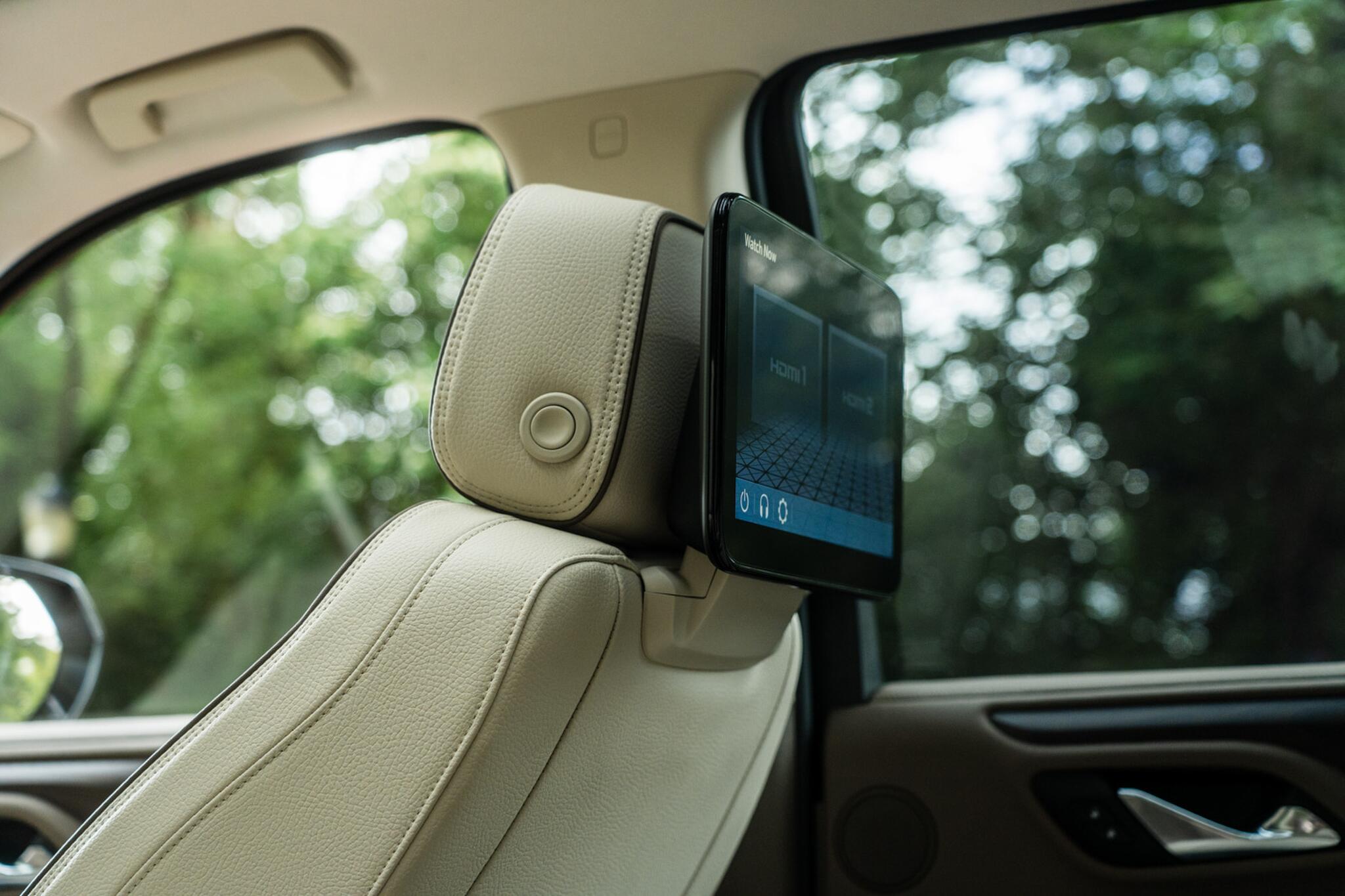 GMC Yukon view 35