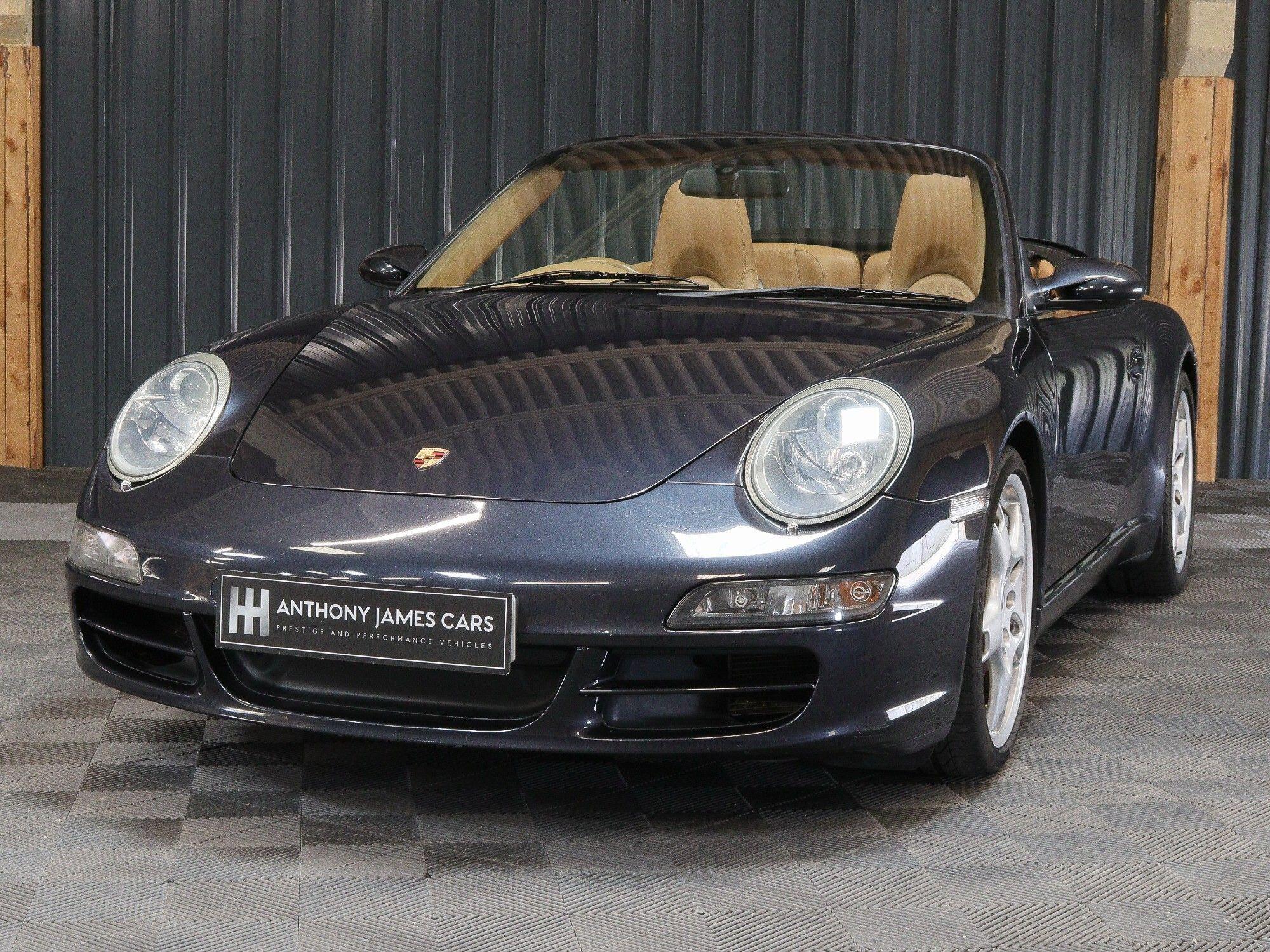 Porsche 911 view 23