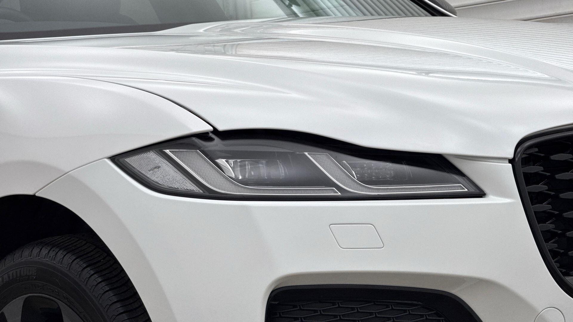Jaguar F-Pace view 17