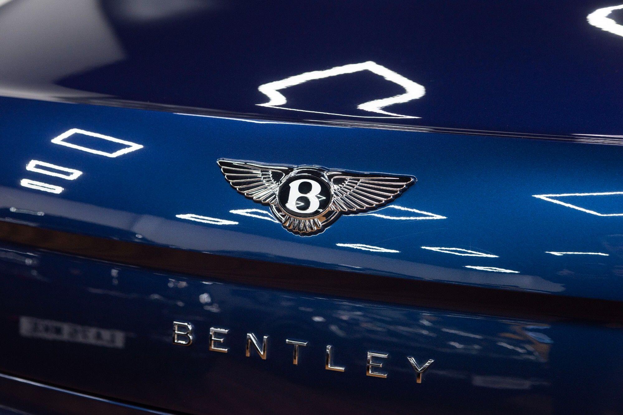 Bentley Flying Spur view 22