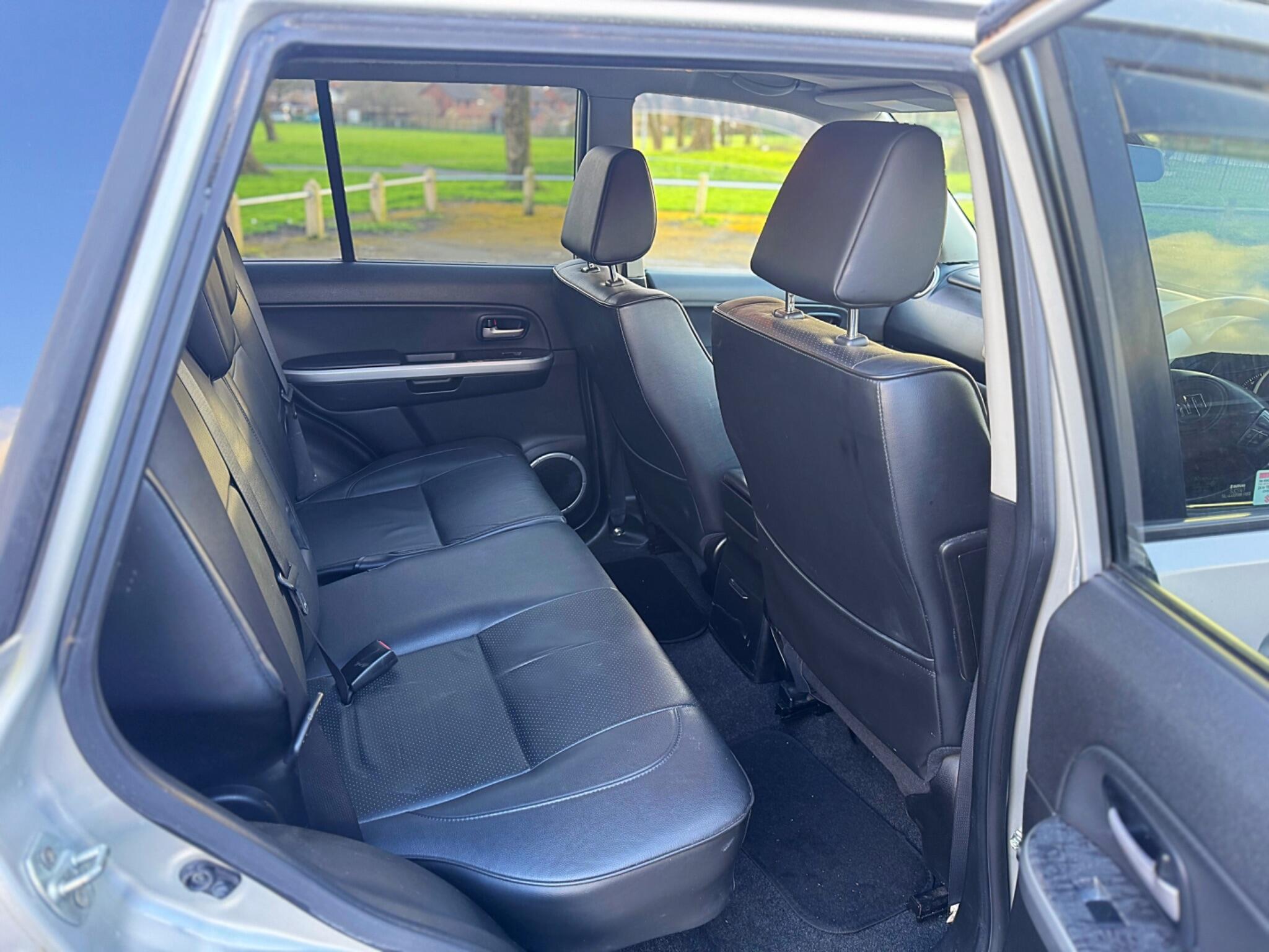 2010 Suzuki Grand Vitara 2.4 VVT SZ5 Auto 4WD Euro 4 5dr image 46