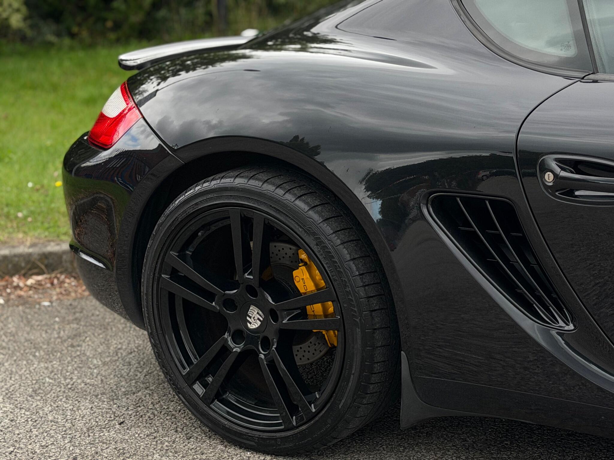 Porsche Cayman view 18