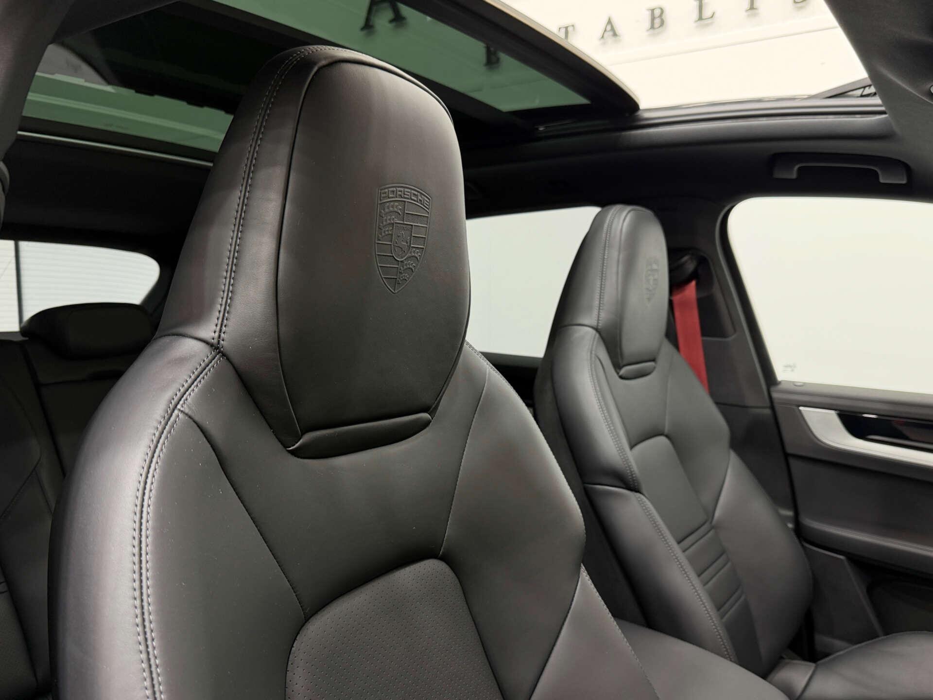 Porsche Cayenne view 44