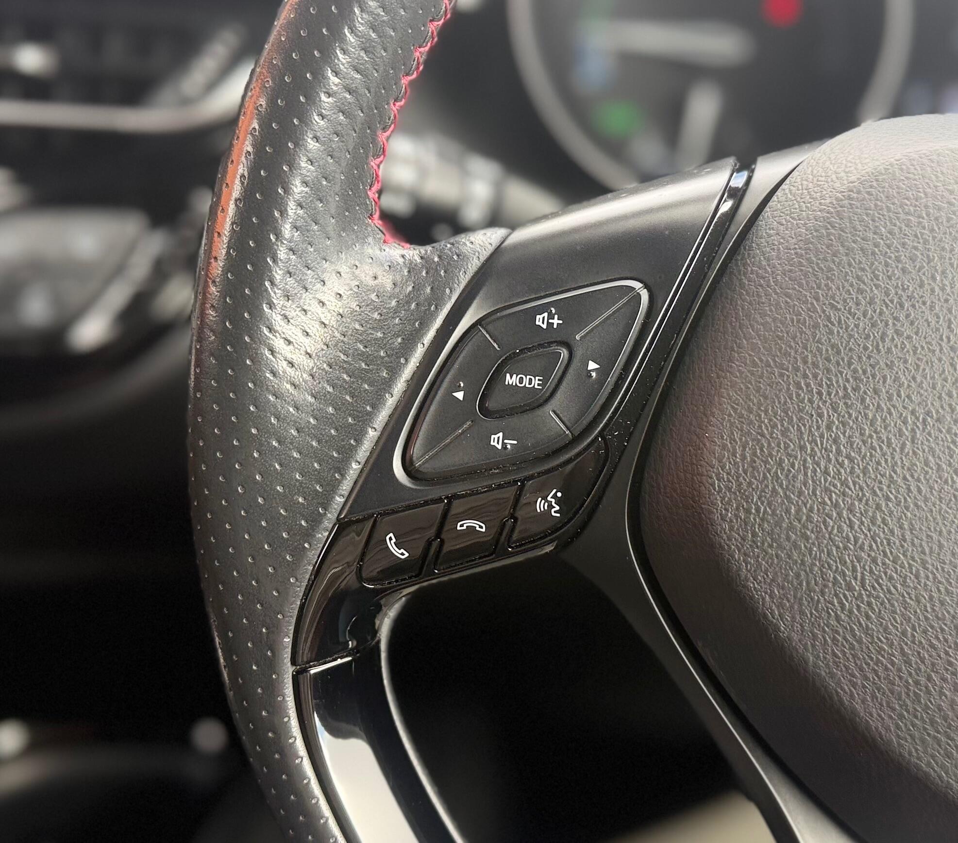 Toyota C-HR view 24