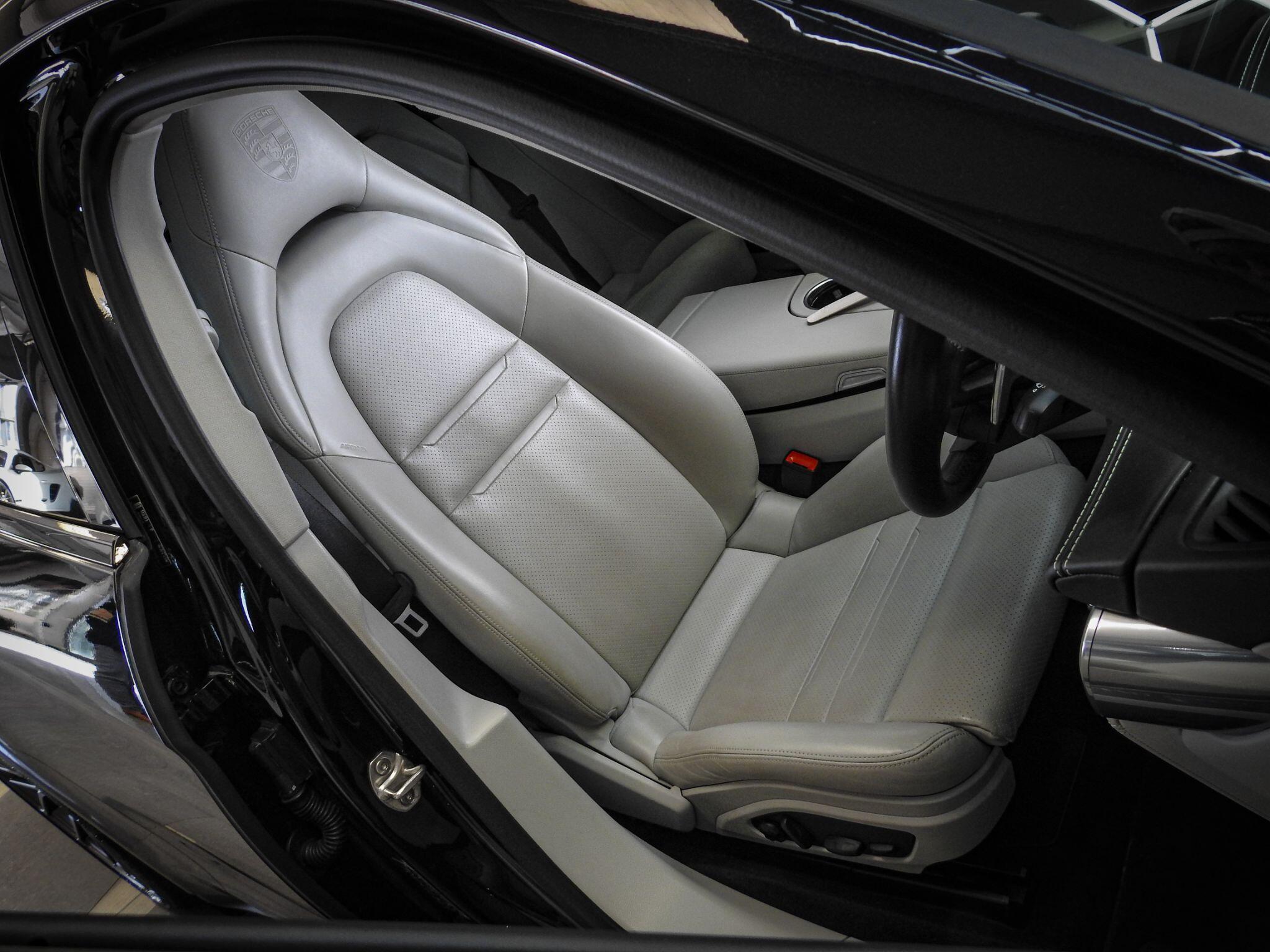 Porsche Panamera view 39