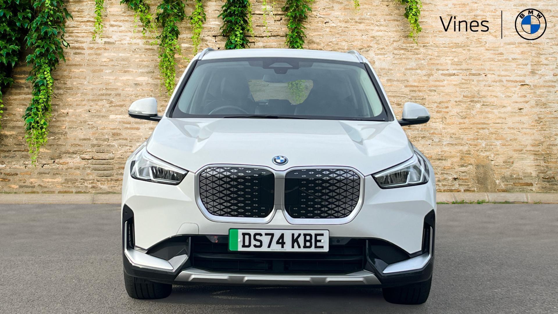 BMW iX1 view 16