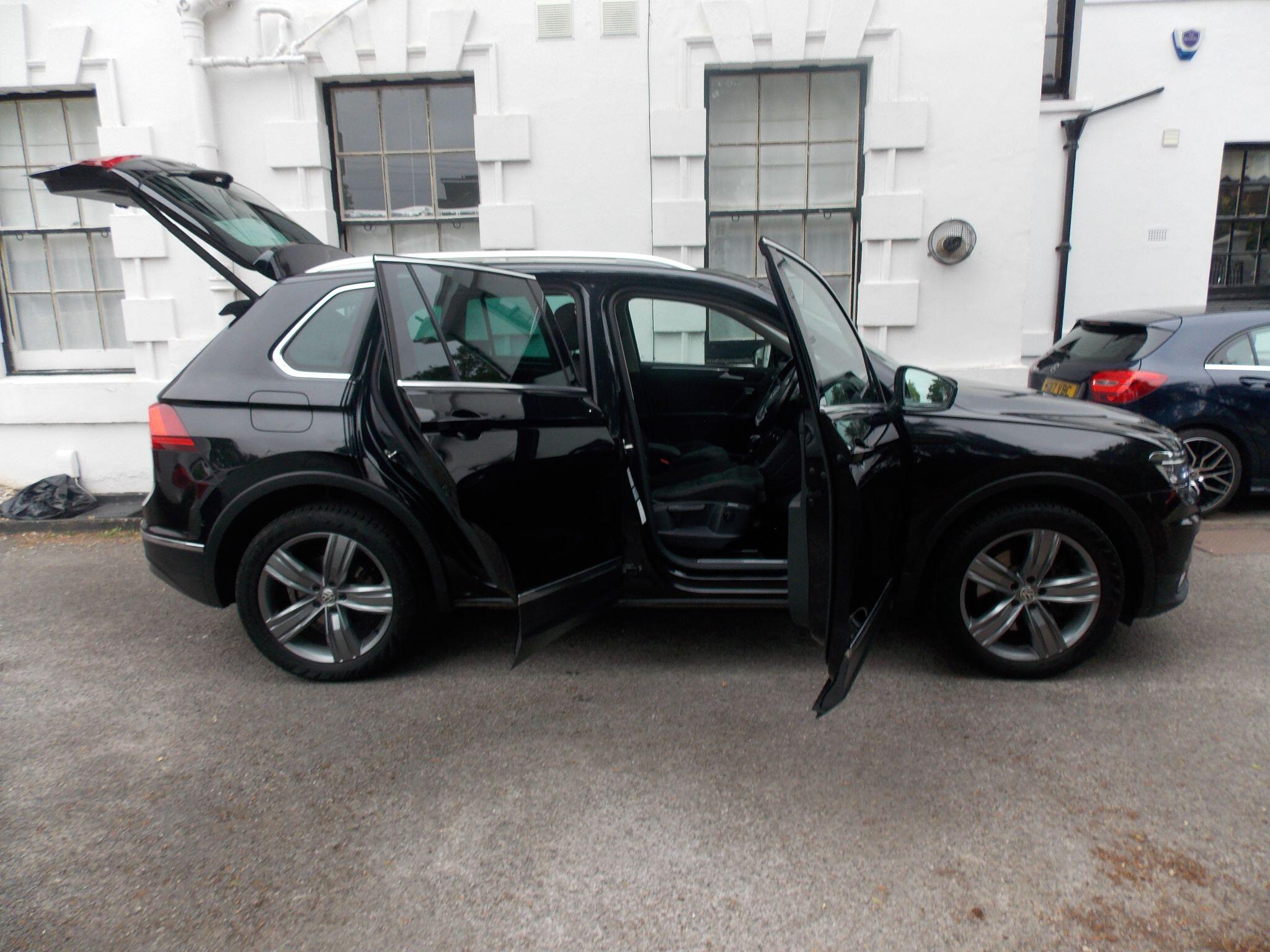 Volkswagen Tiguan view 13