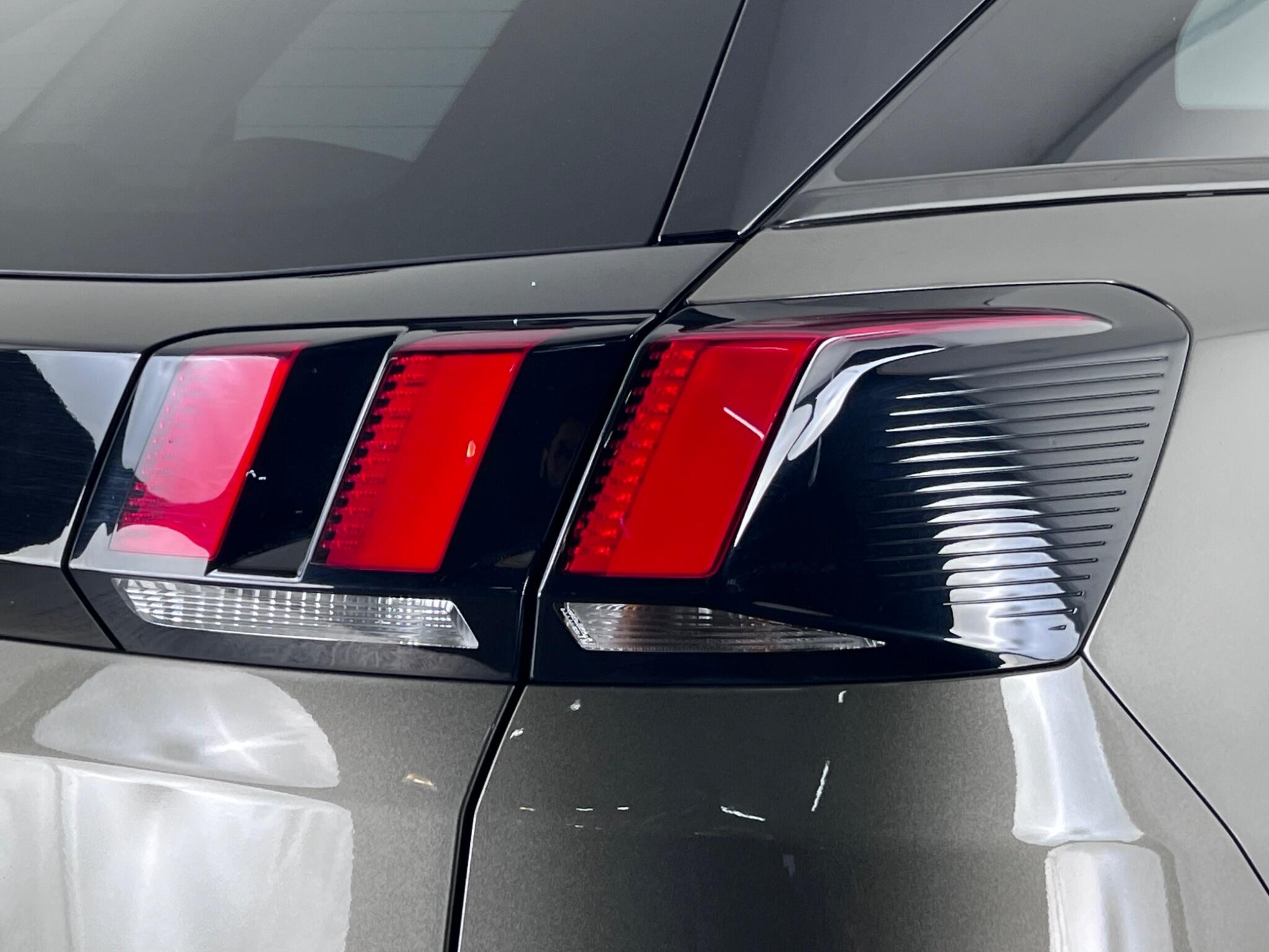 Peugeot 3008 view 10