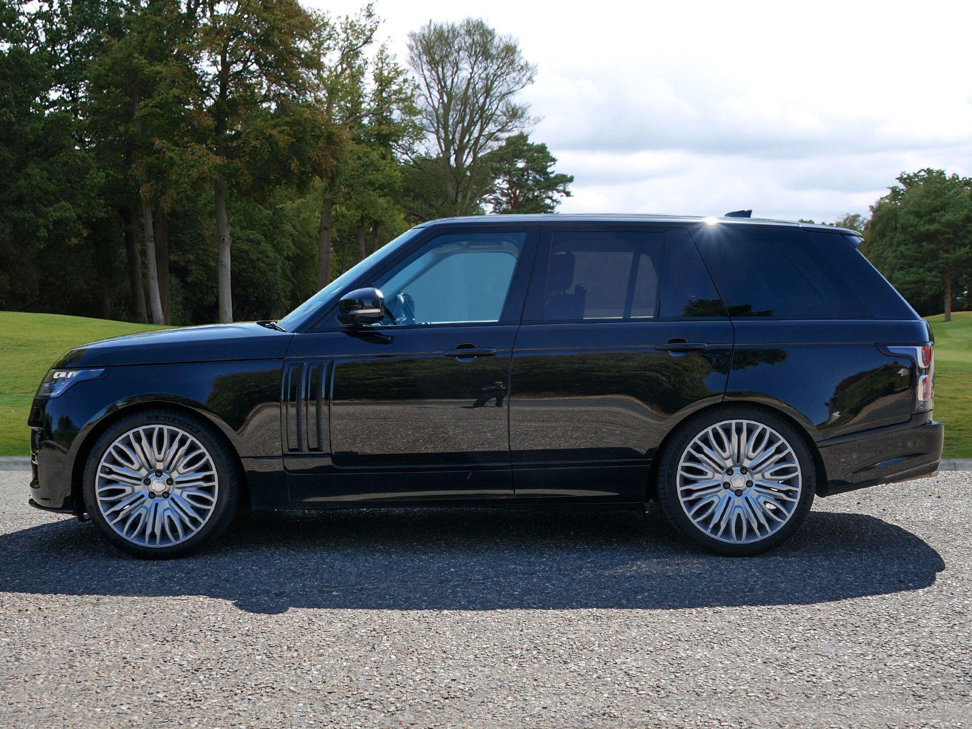 Land Rover Range Rover view 2