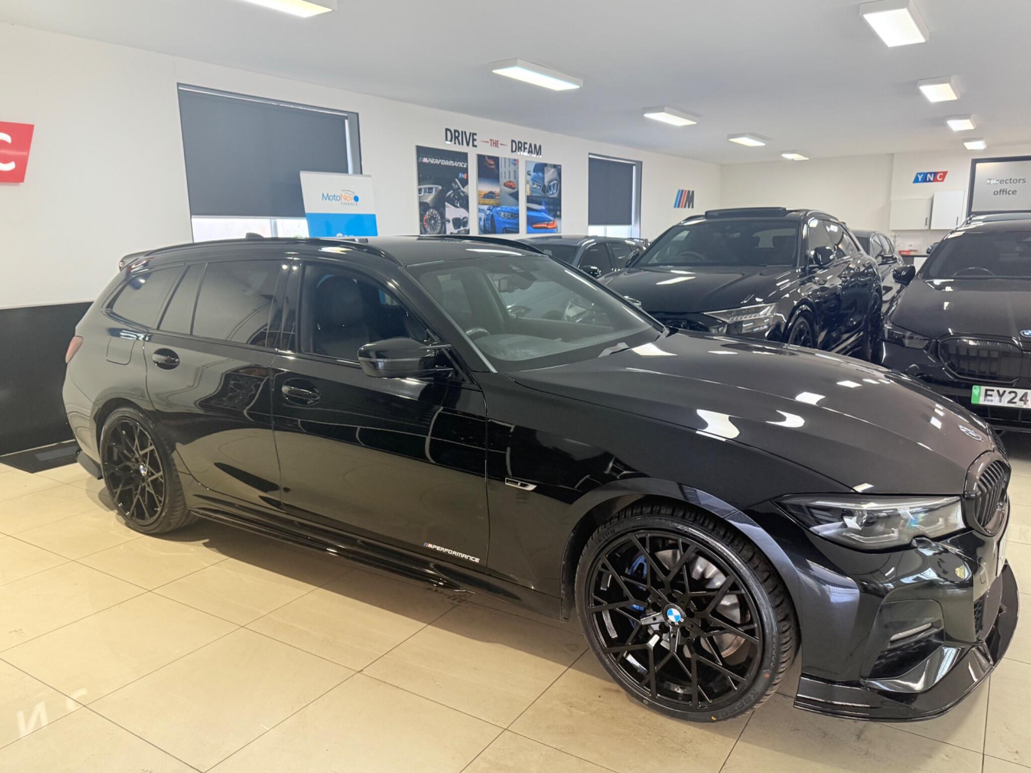 BMW 3 Series view 24