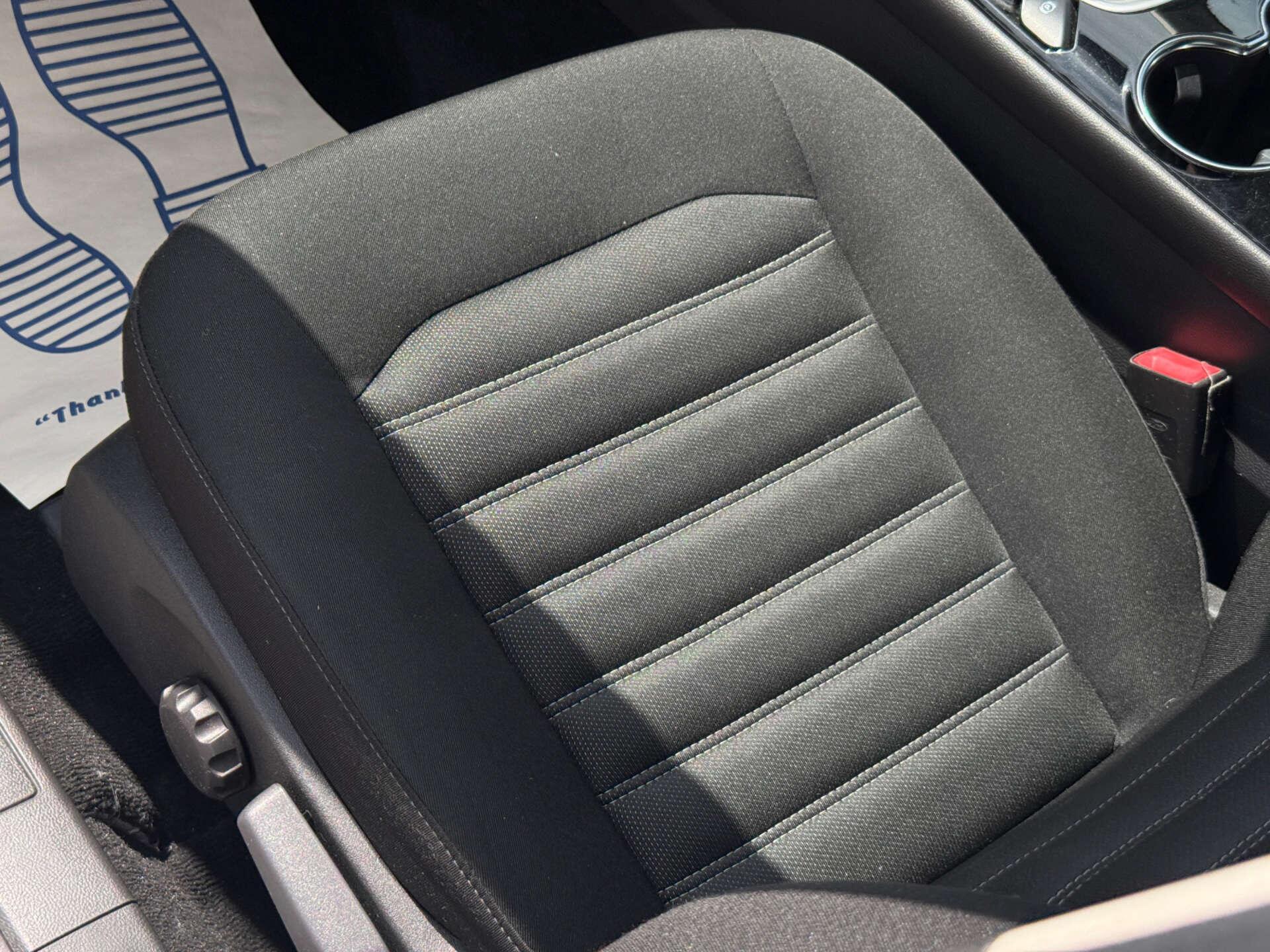 Ford Mondeo view 39