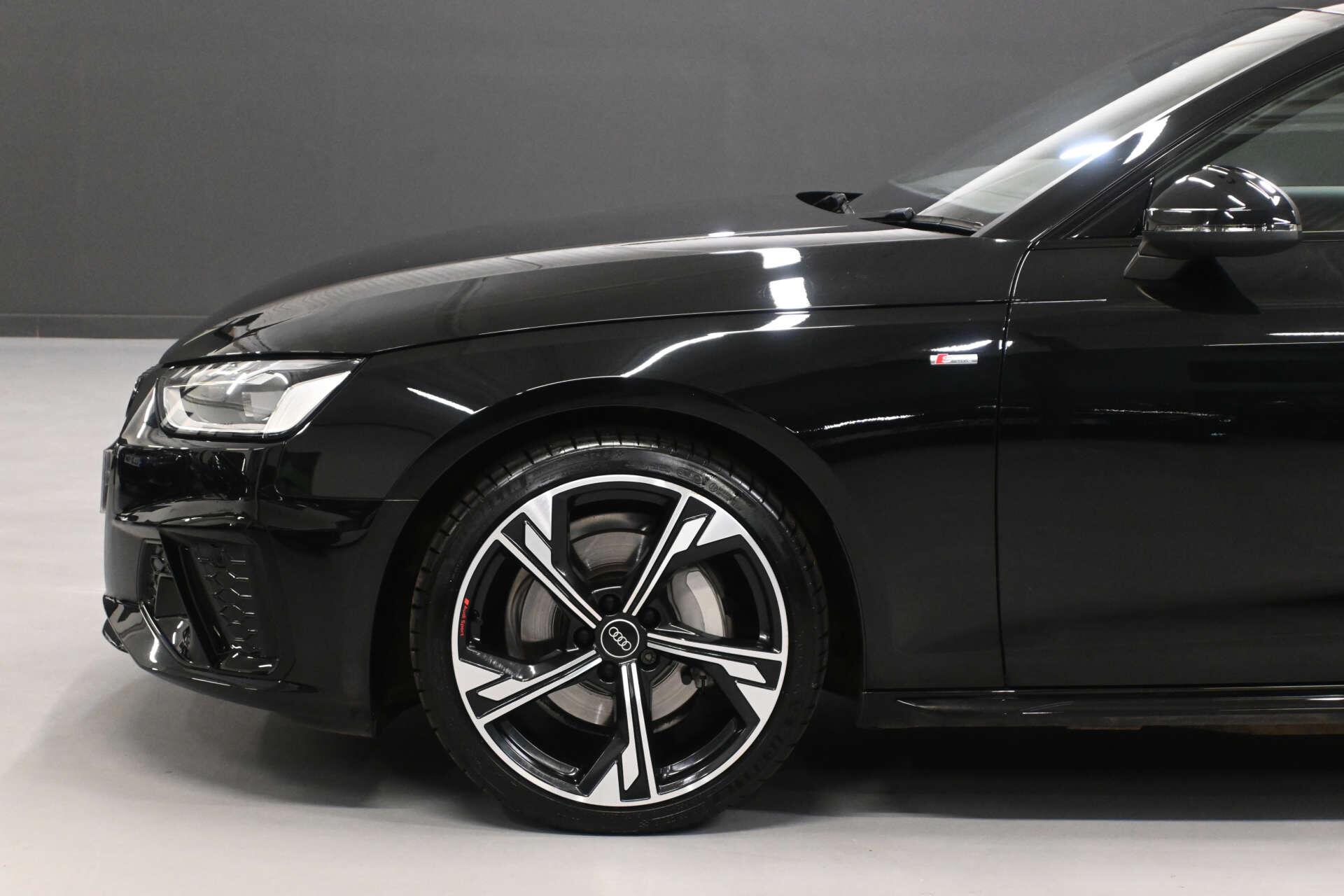 Audi A4 view 26