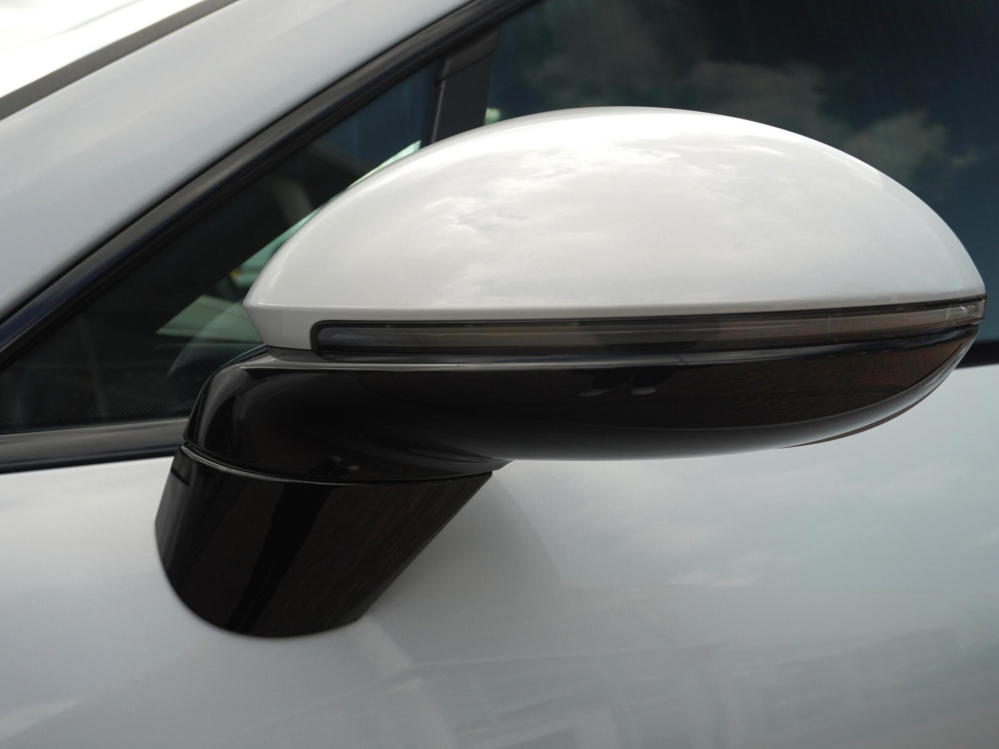 Porsche Macan view 43