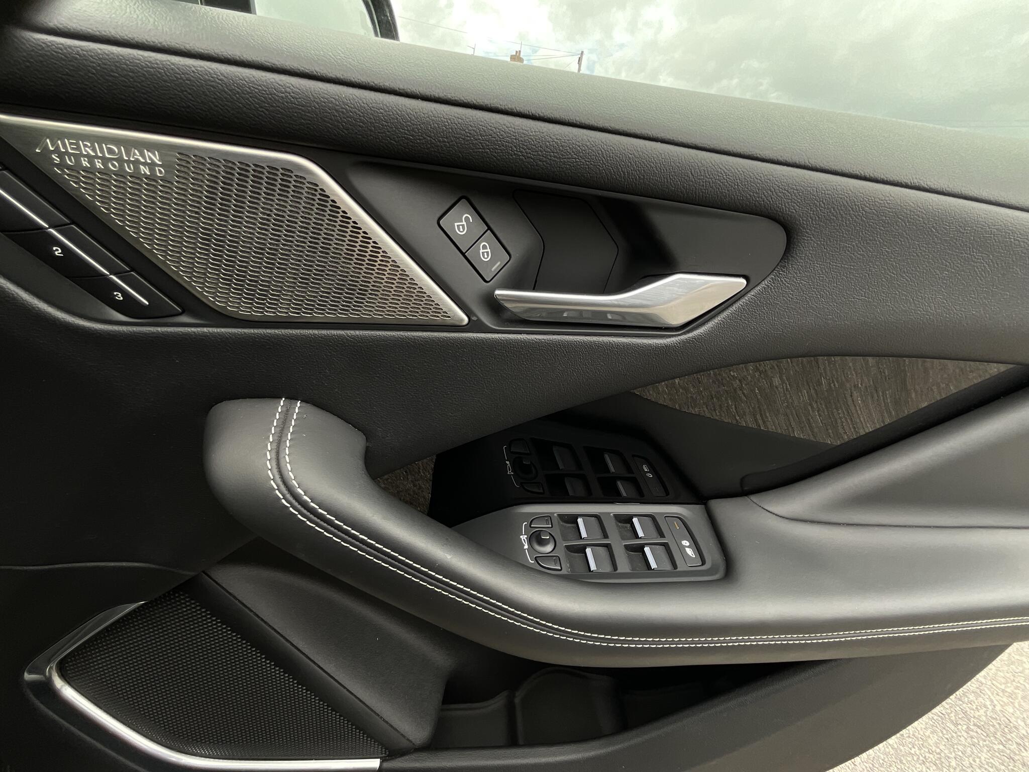 Jaguar I-Pace view 31
