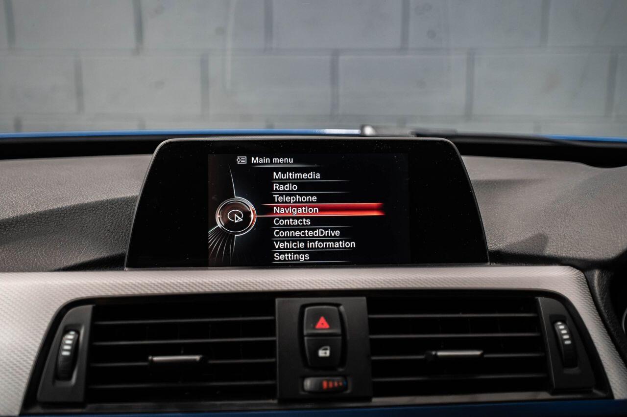 BMW 3 Series view 32