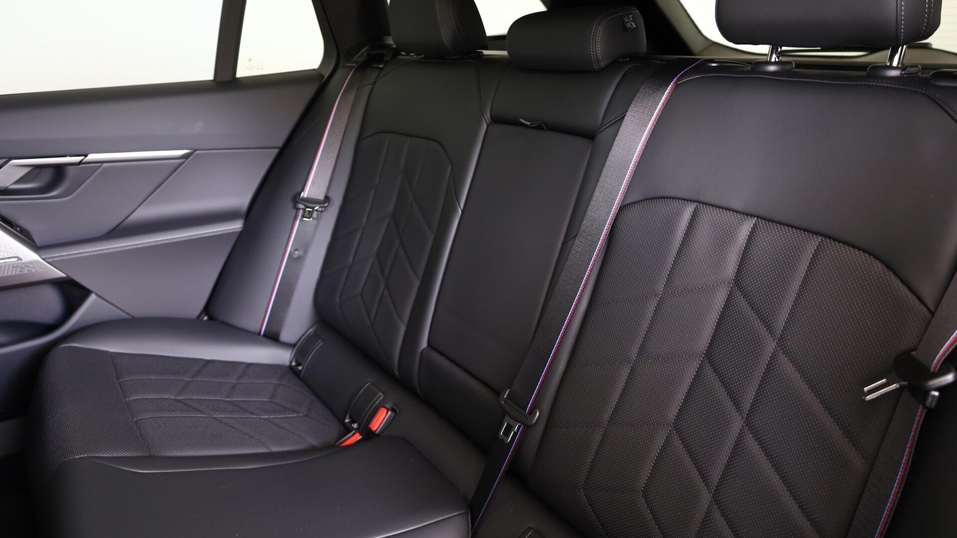 BMW 5 Series view 12