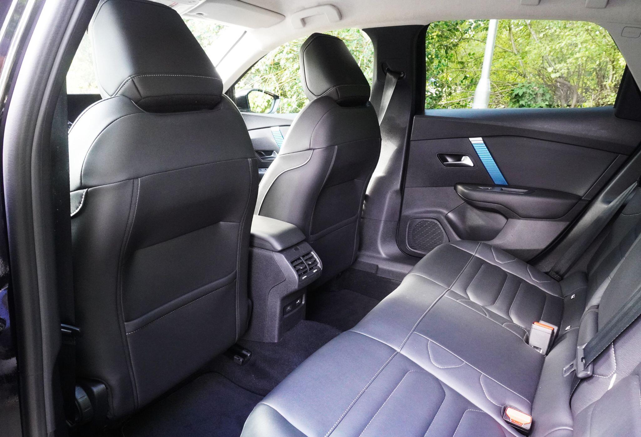 Citroen e-C4 view 56