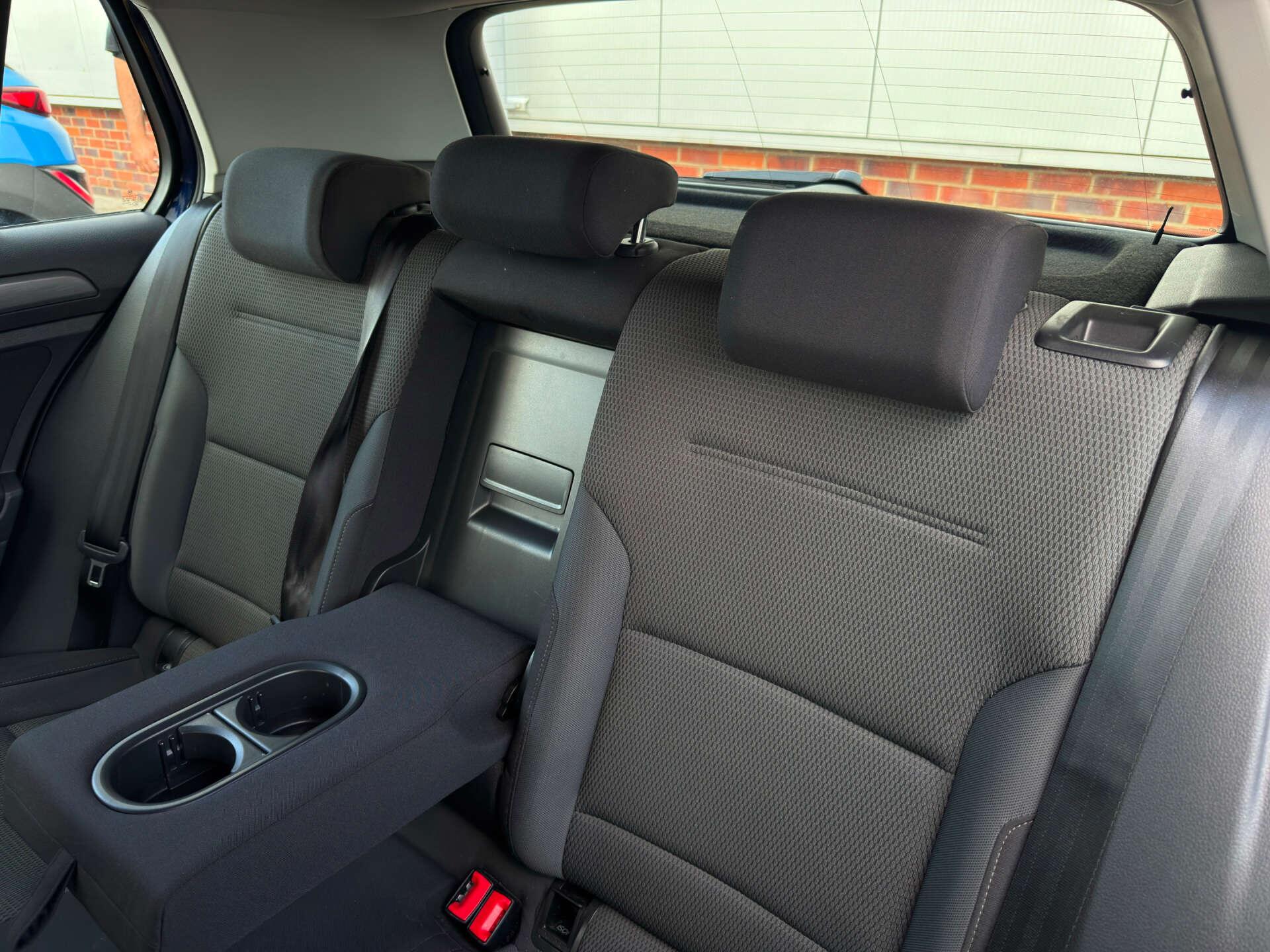 Volkswagen Golf view 38