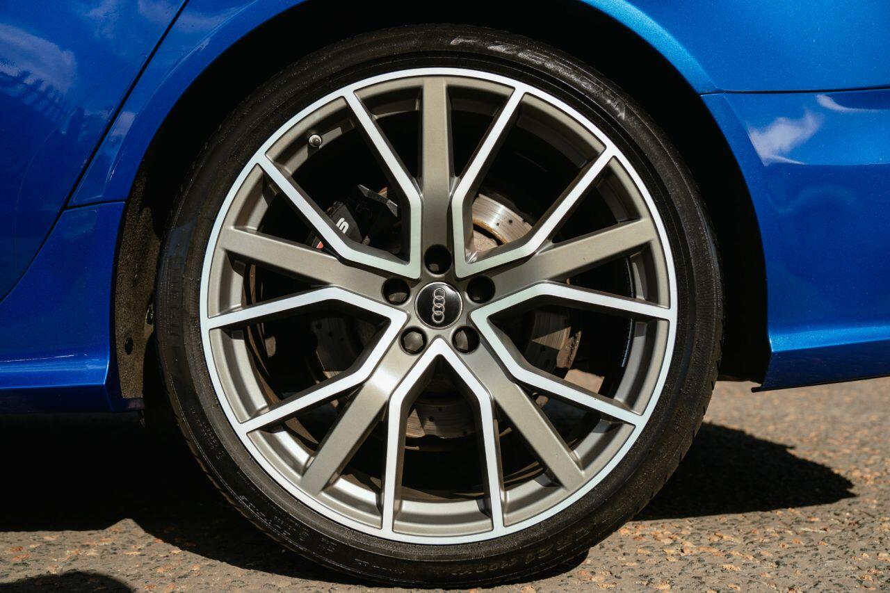Audi RS6 view 36