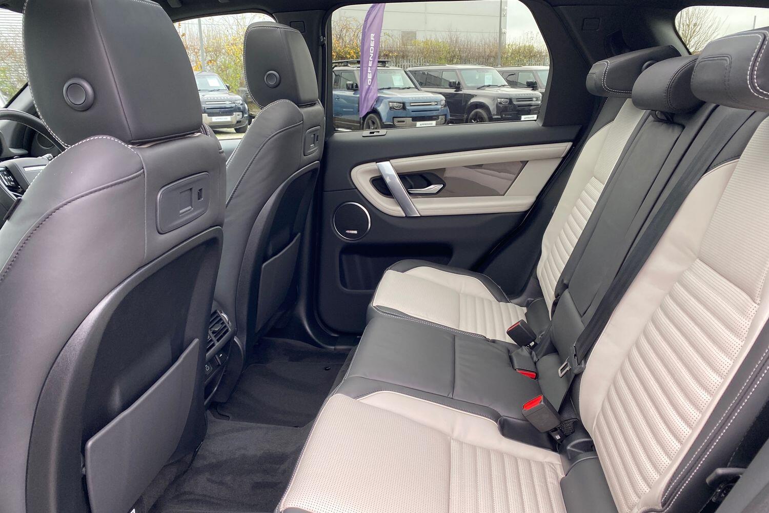 Land Rover Discovery Sport view 17