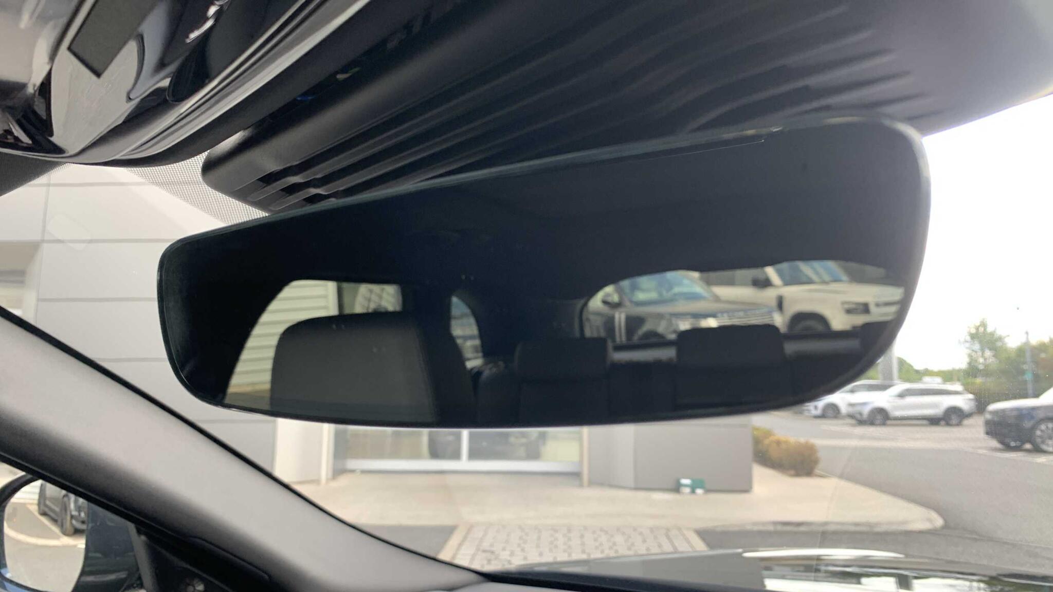 Land Rover Range Rover Velar view 29