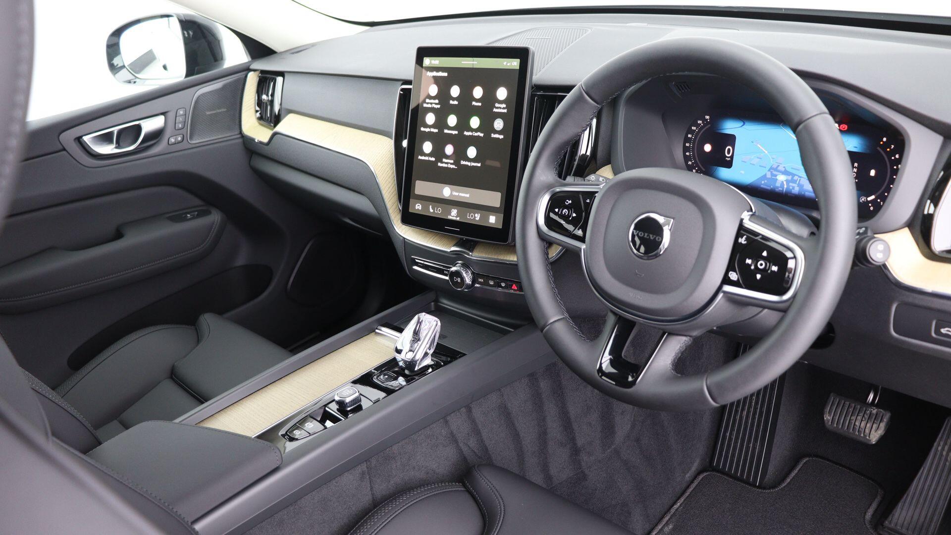 Volvo XC60 view 12