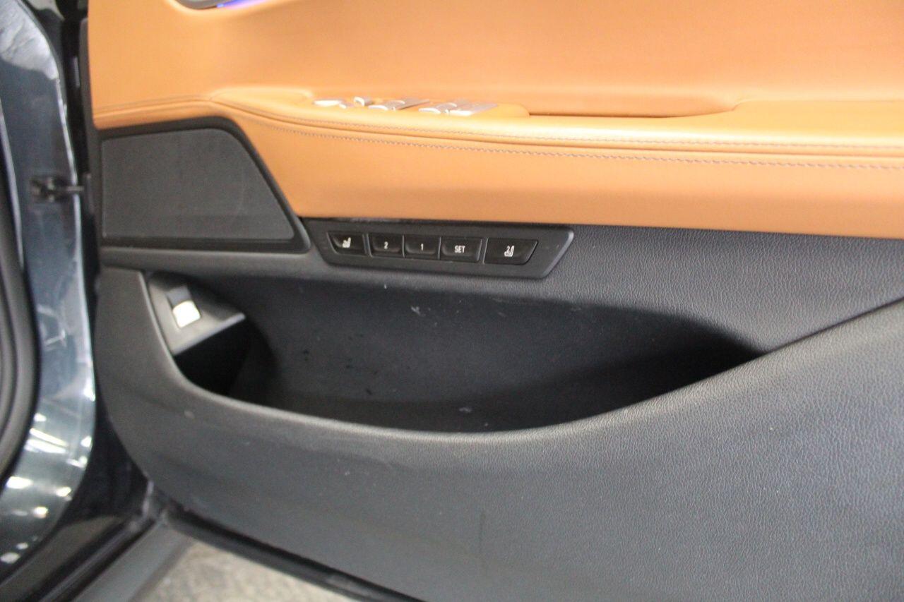 BMW 7 Series view 57