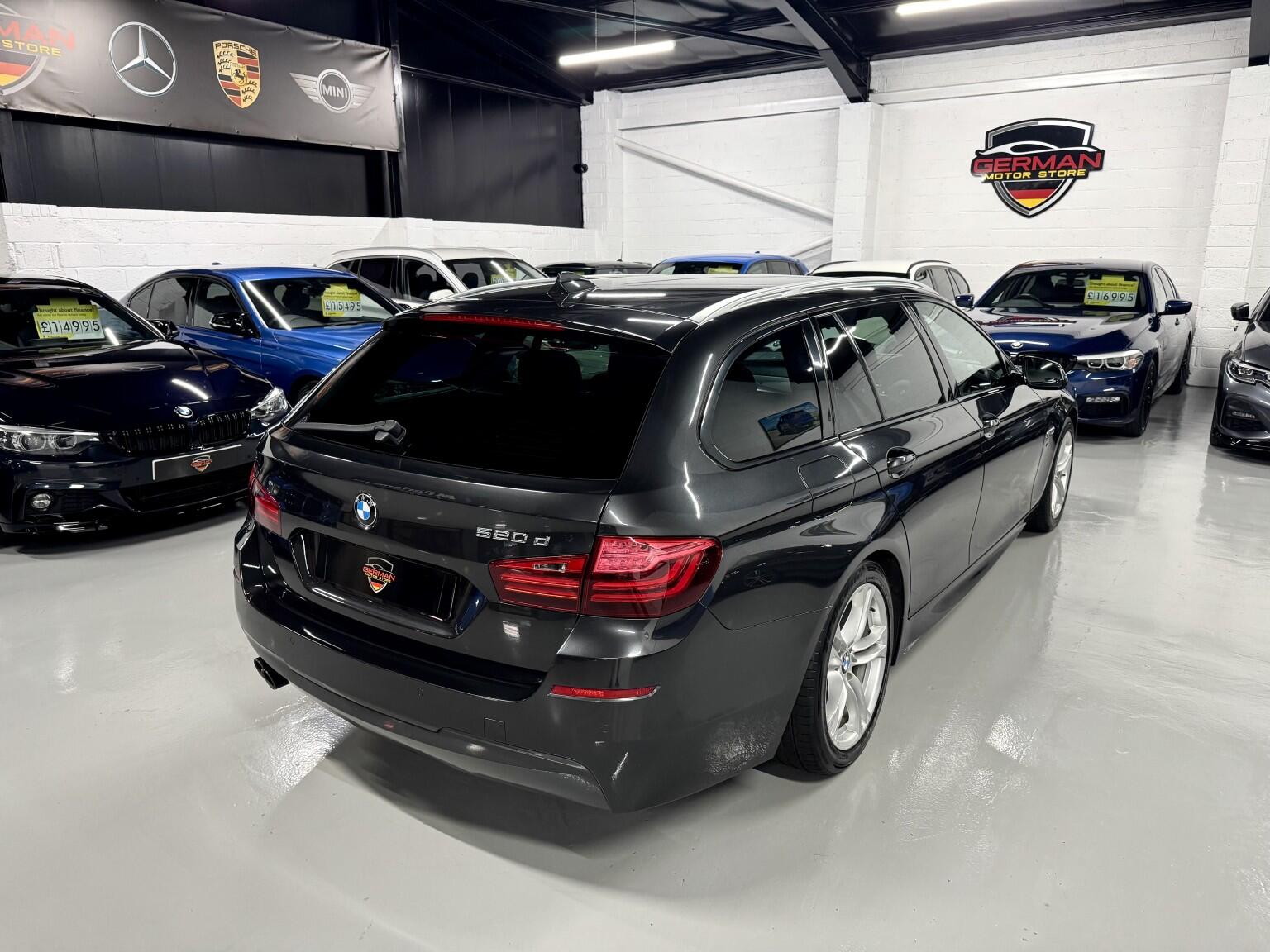 BMW 5 Series view 24