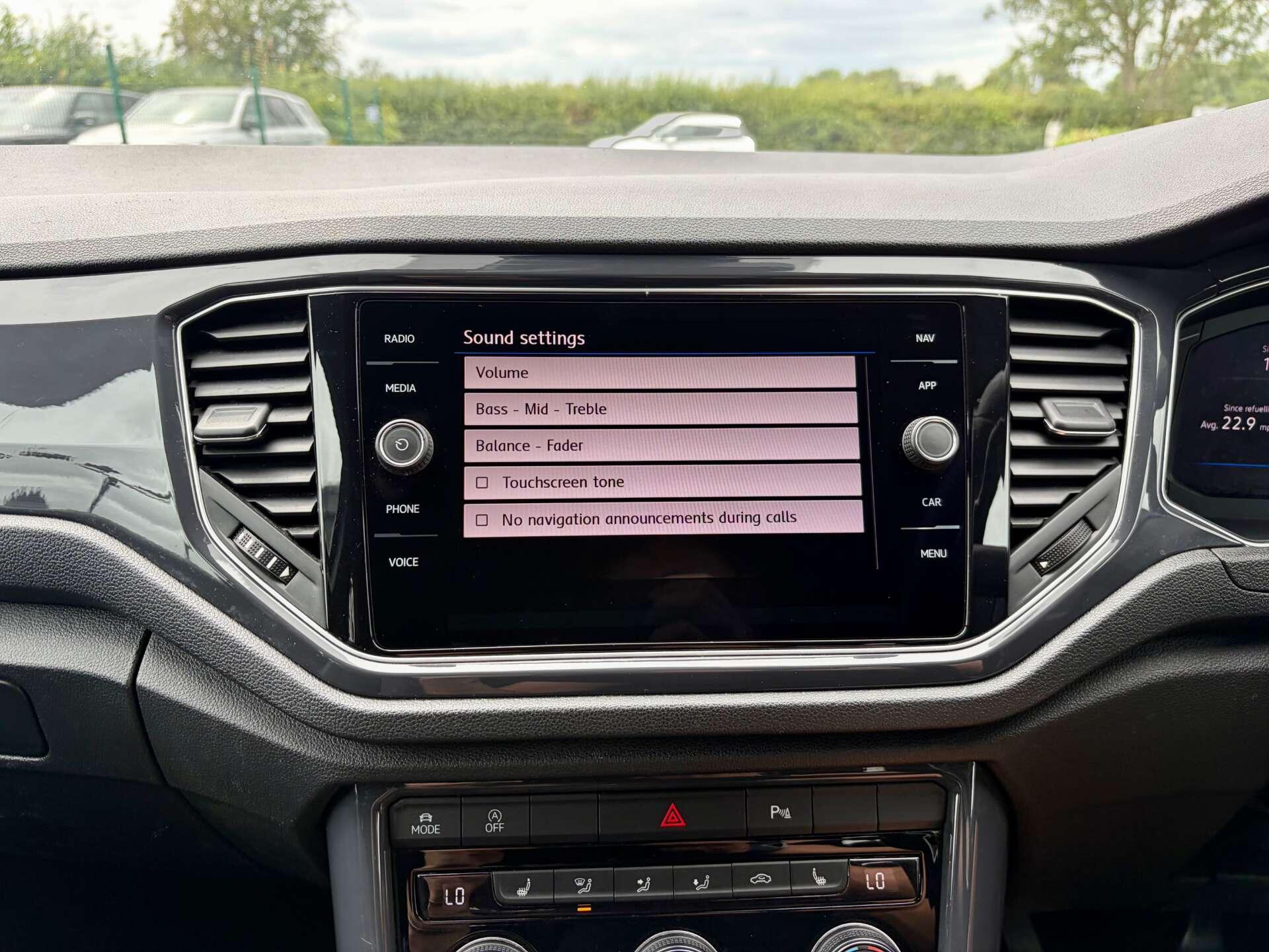 Volkswagen T-Roc view 51