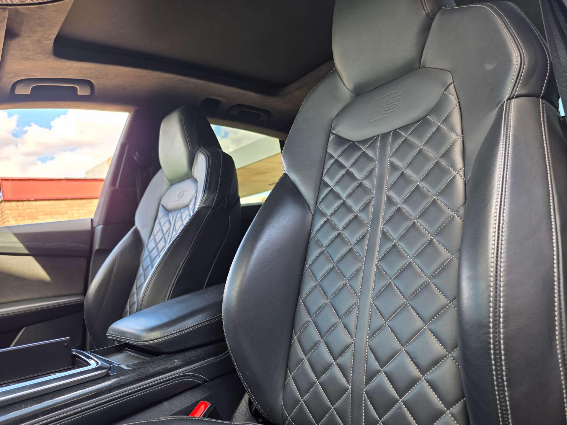 Audi Q8 view 19