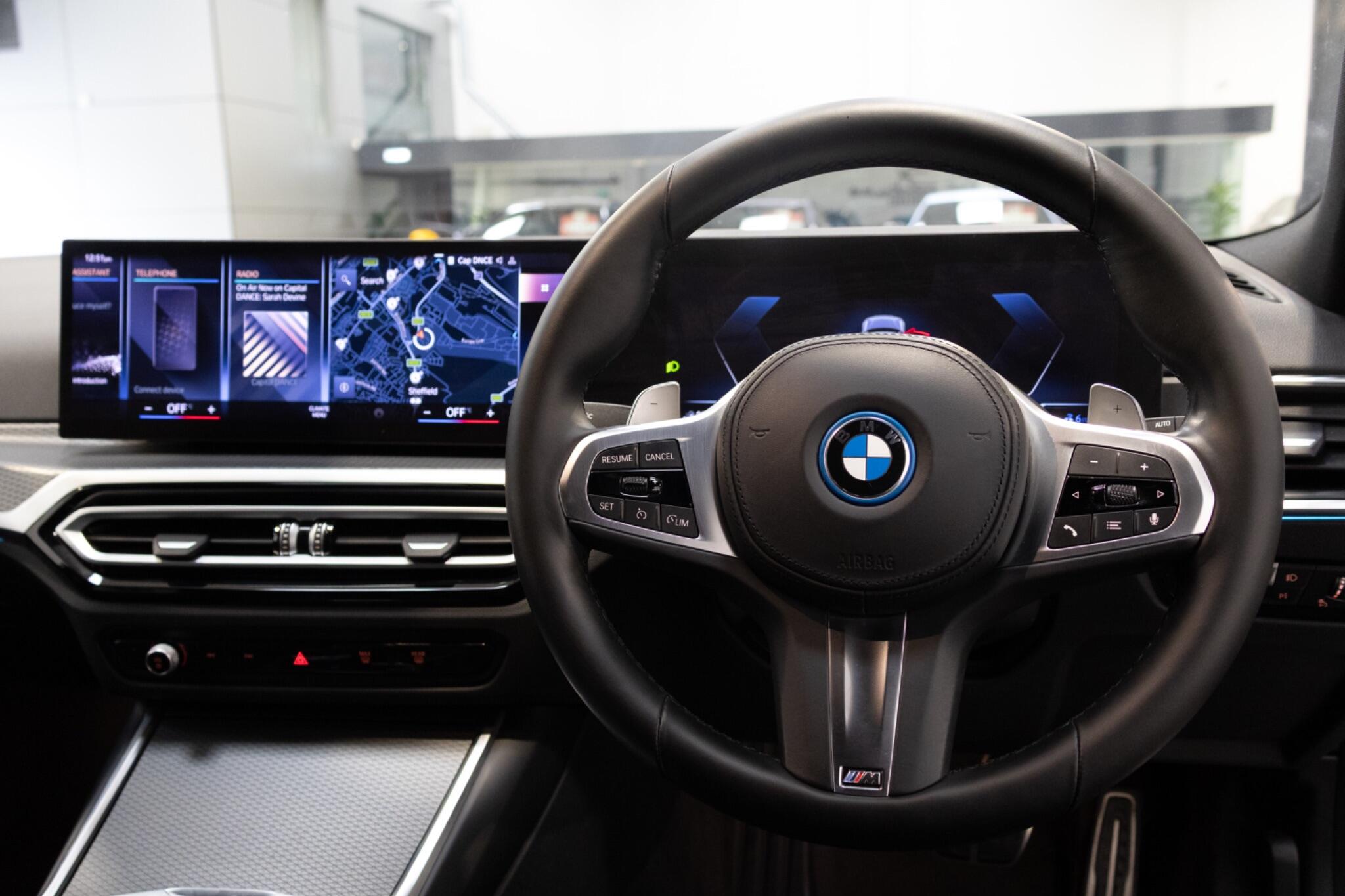 BMW 3 Series view 17