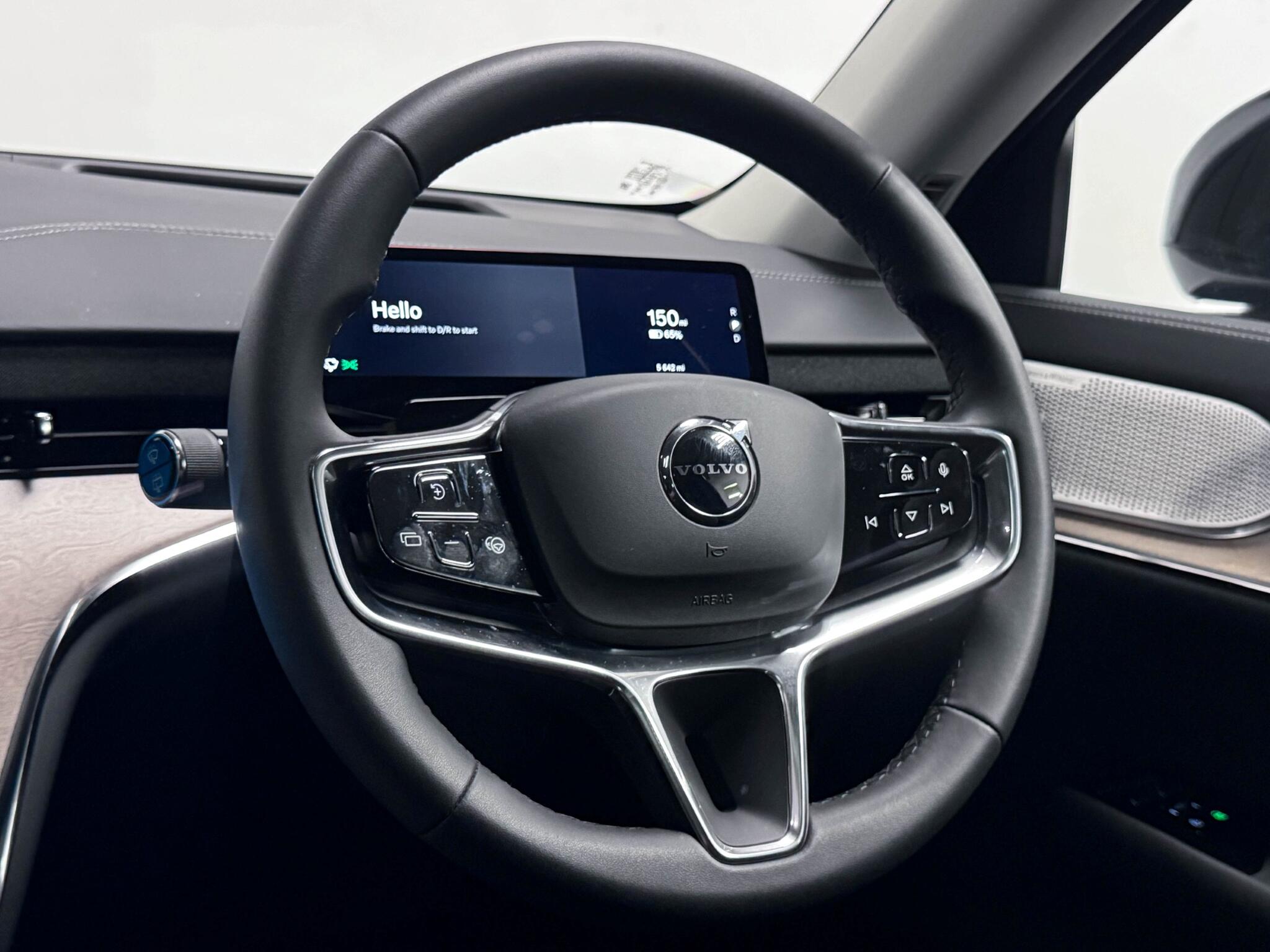 Volvo Ex90 view 27