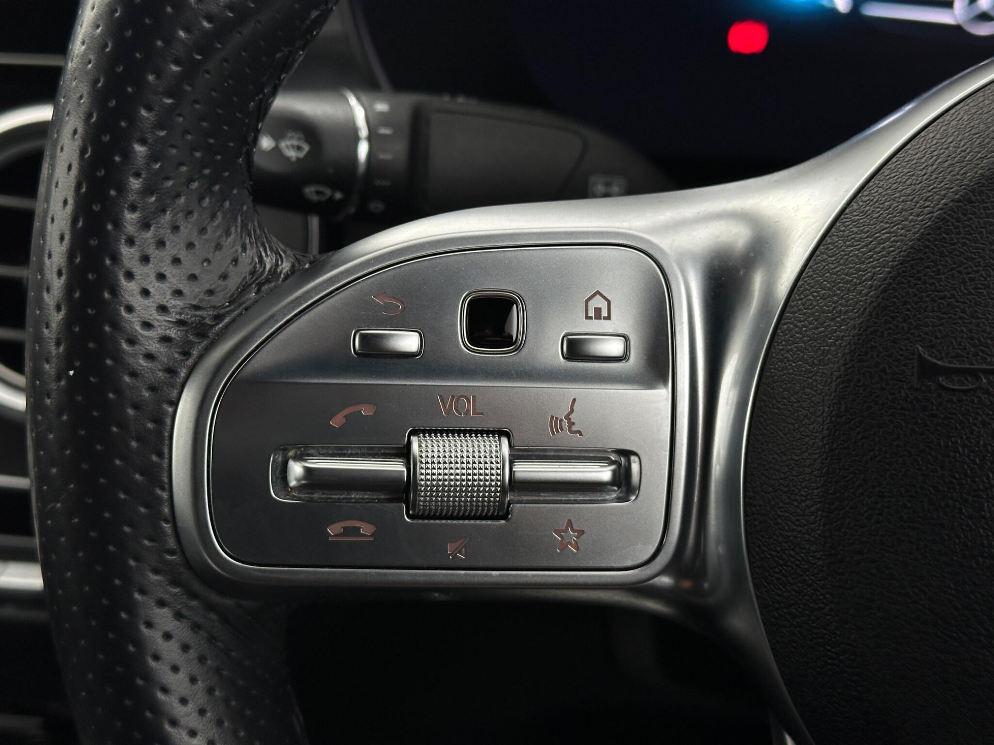 Mercedes-Benz C-Class view 15