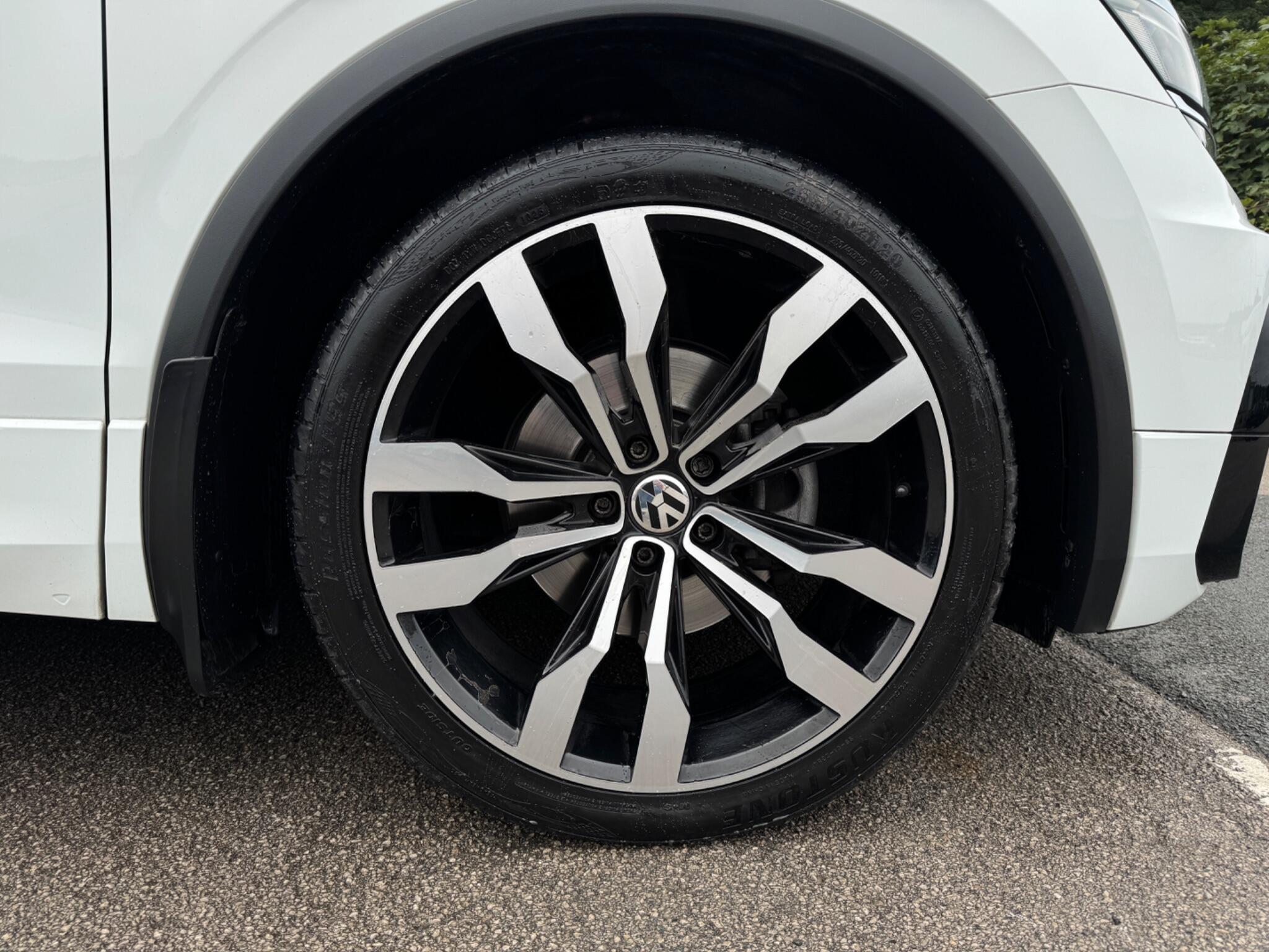 Volkswagen Tiguan view 12
