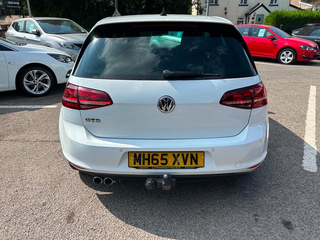 Volkswagen Golf view 3