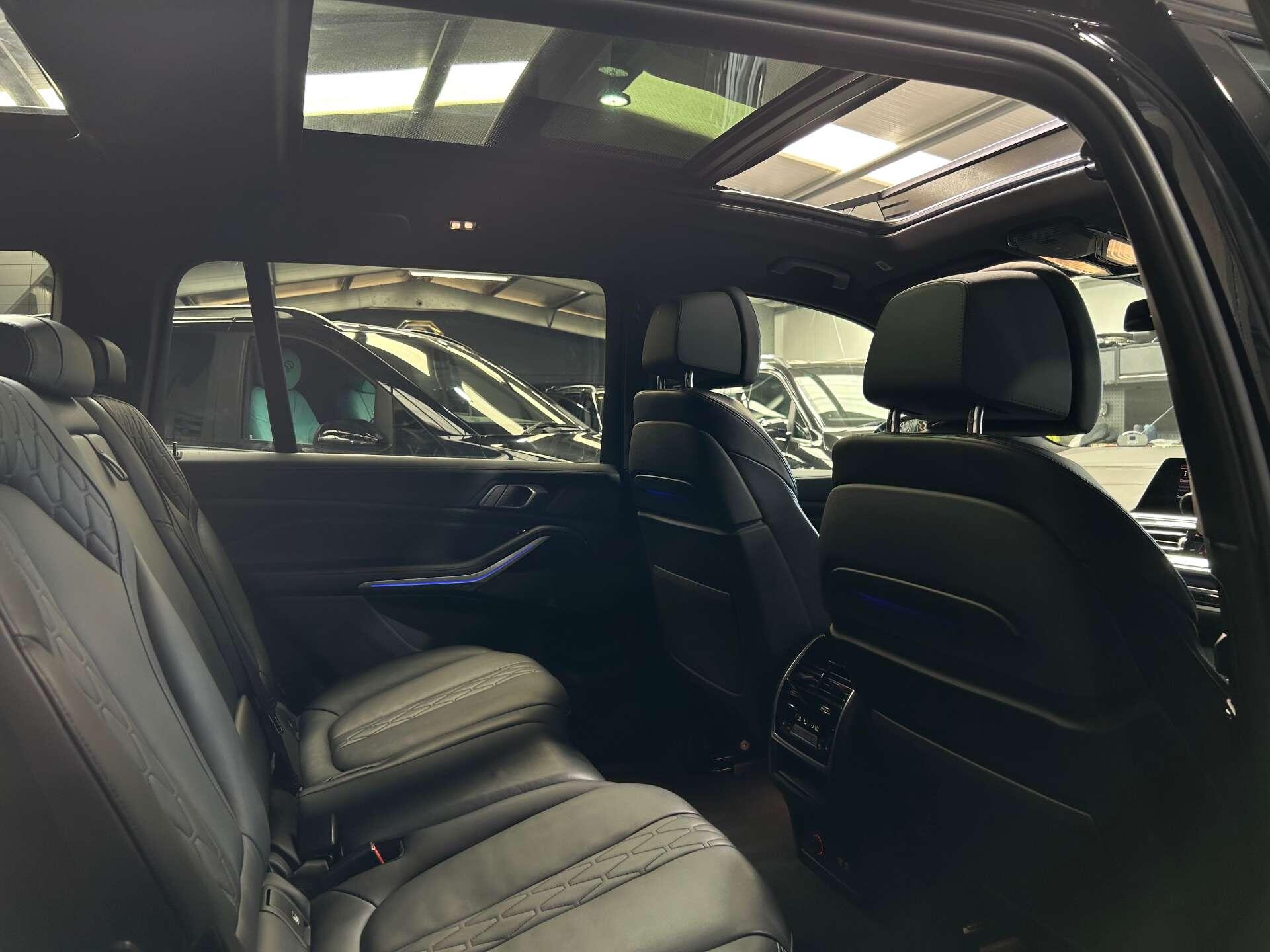 BMW X7 view 33