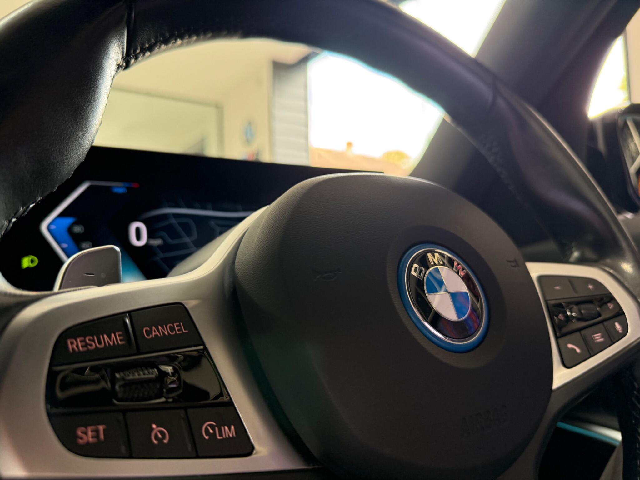 BMW 3 Series view 31