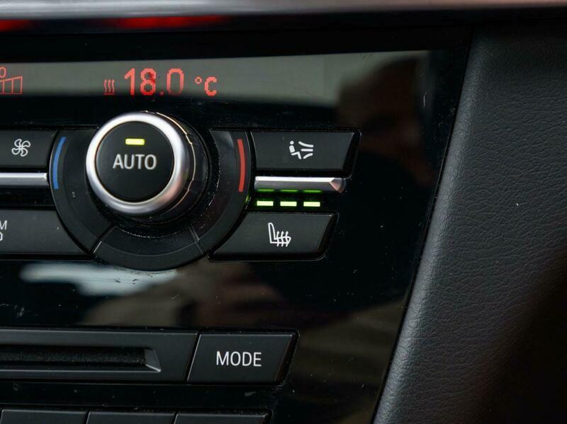 BMW X6 view 24