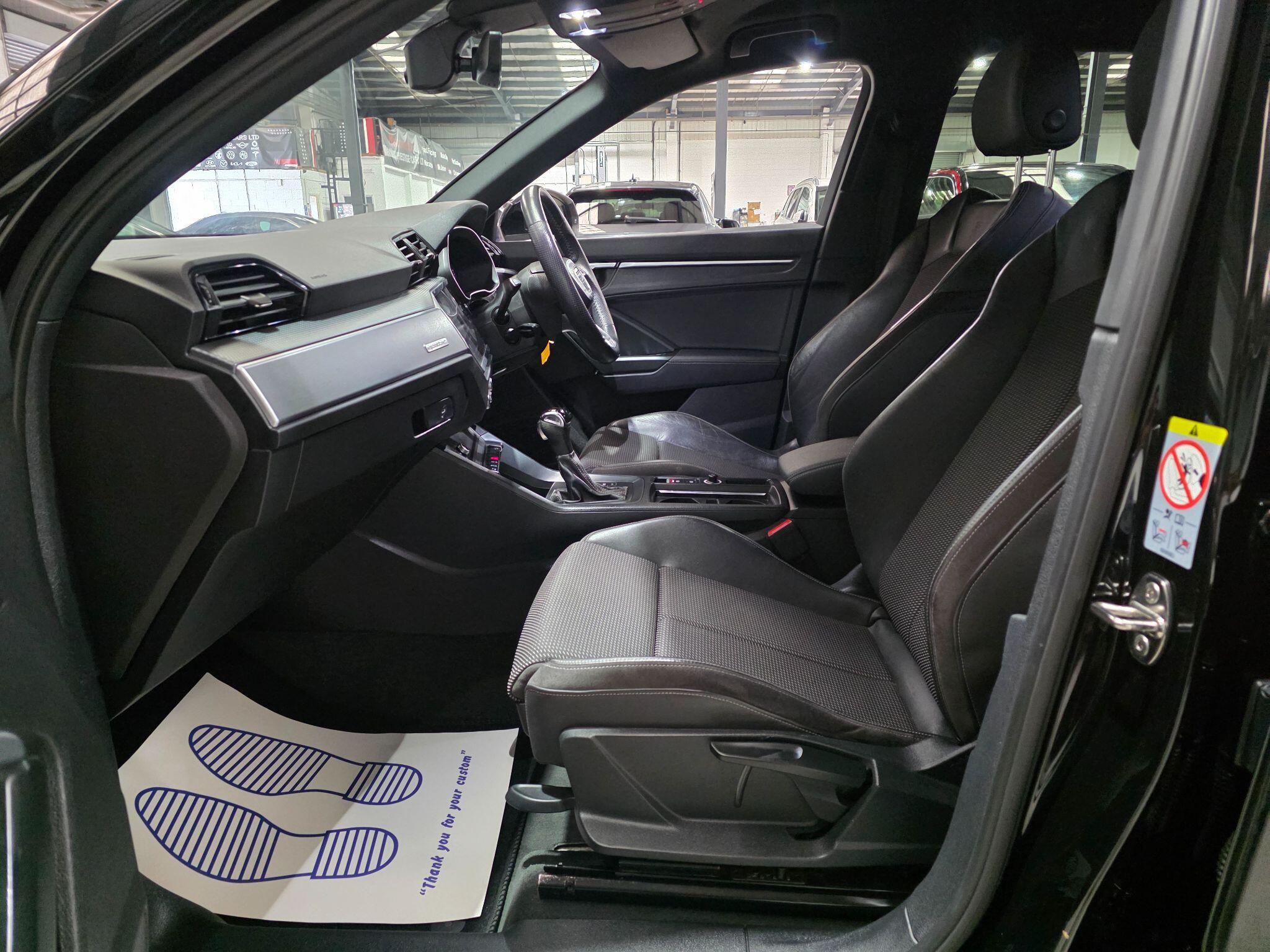 Audi Q3 view 26