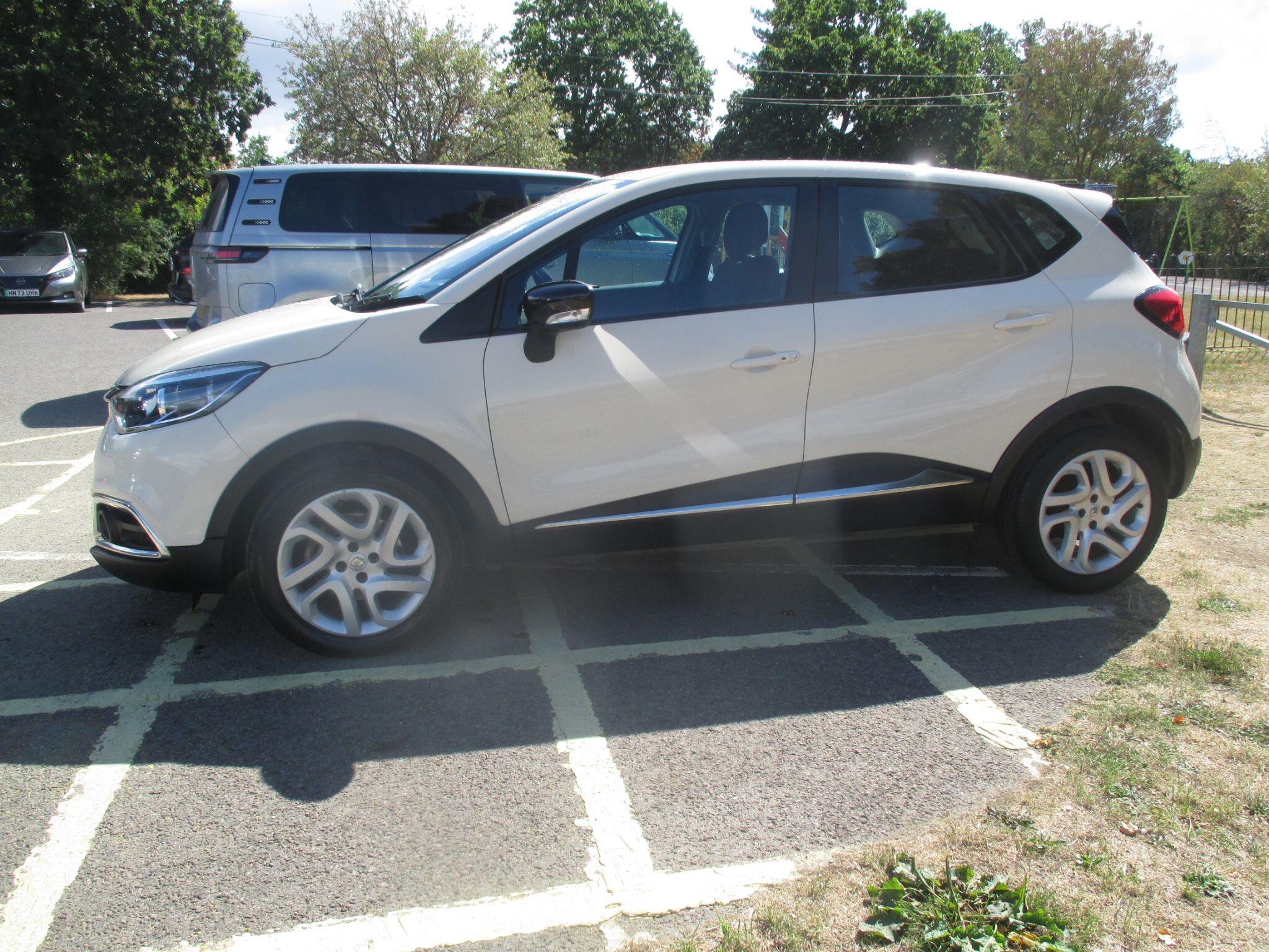 Renault Captur view 16