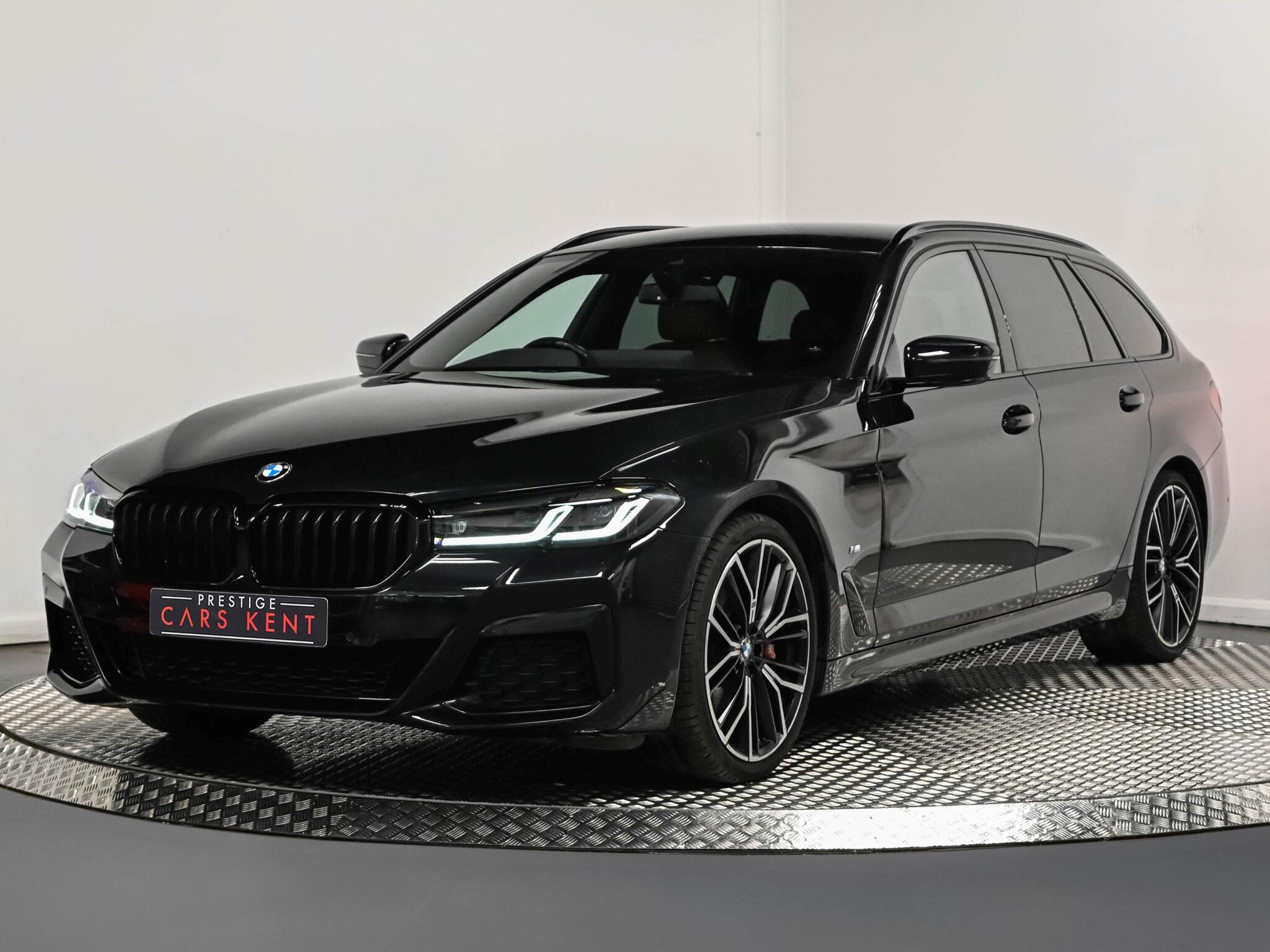 BMW 5 Series view 6