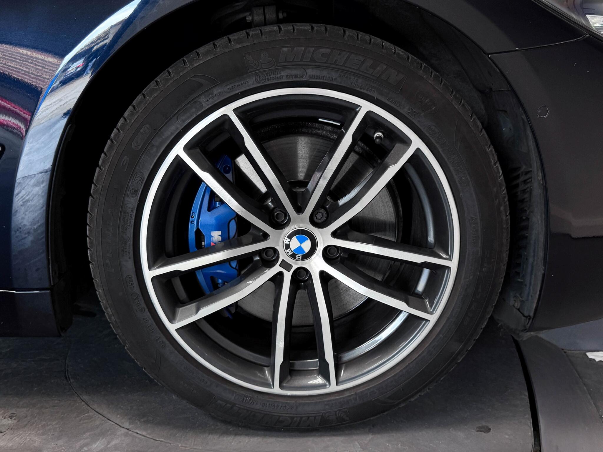 BMW 5 Series view 61