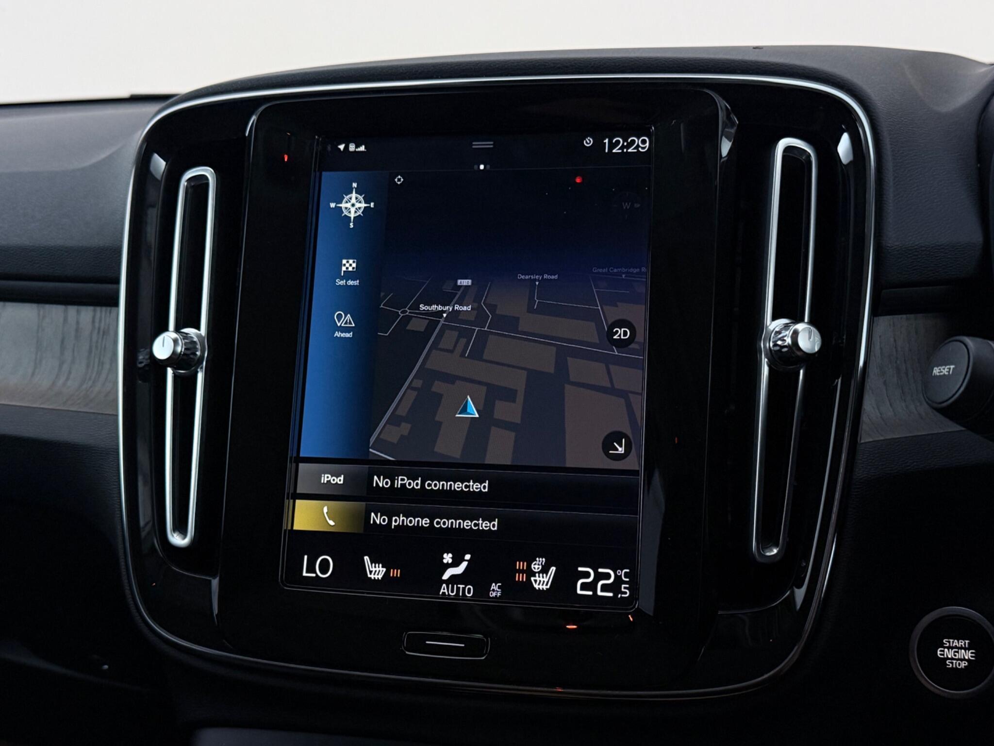 Volvo XC40 view 23