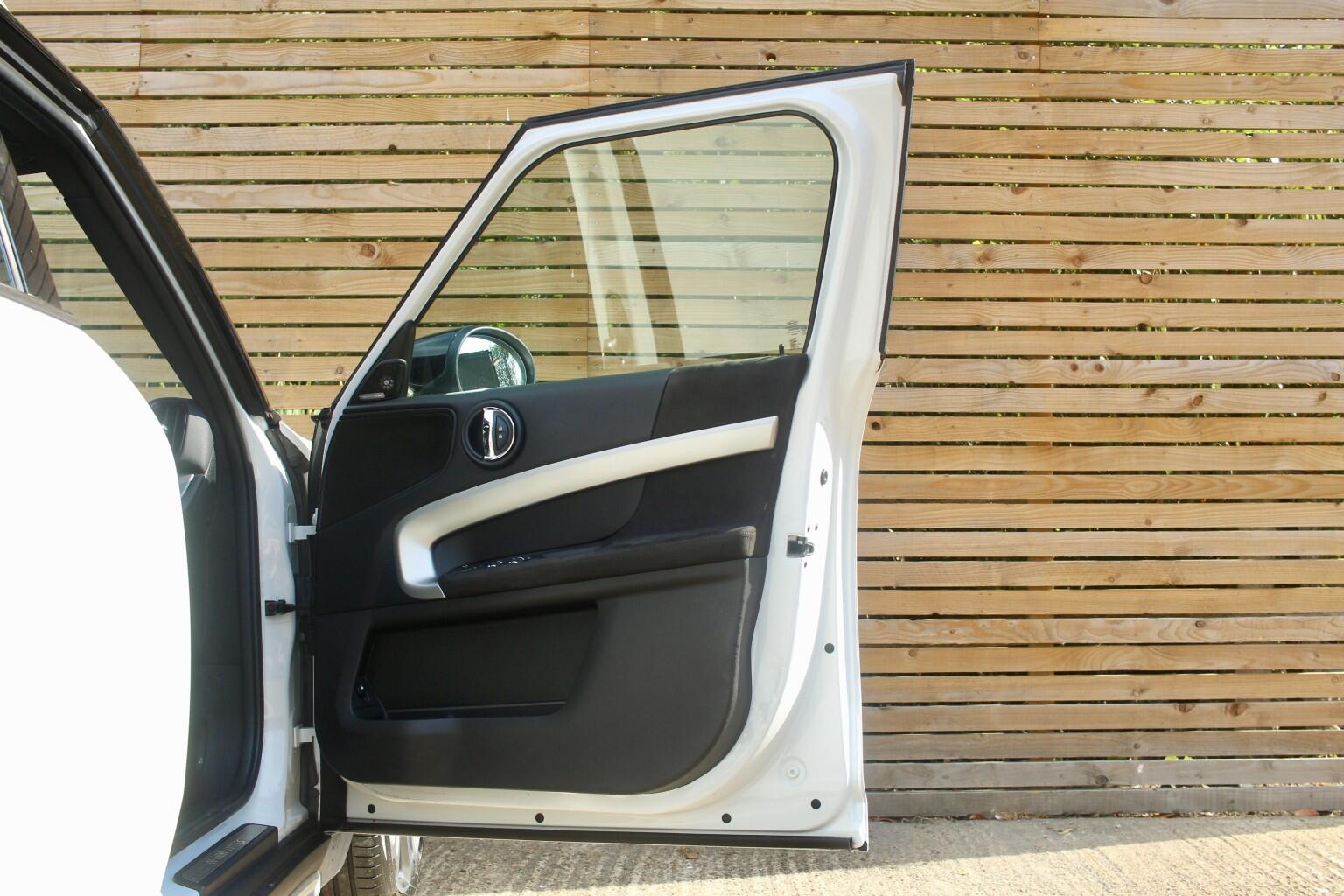 Mini Countryman view 28